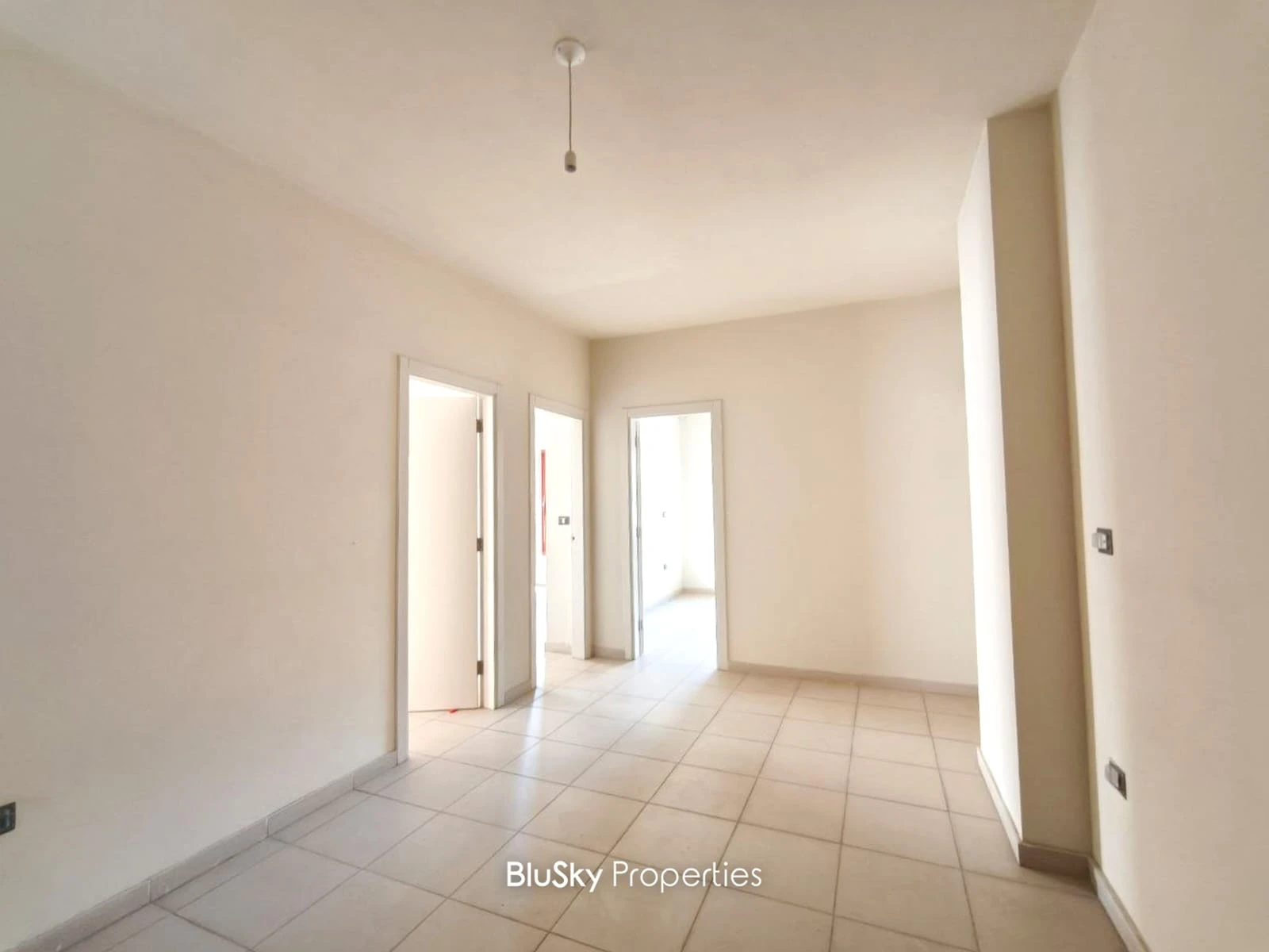 Office 100m² for Rent in Jounieh — photo 3