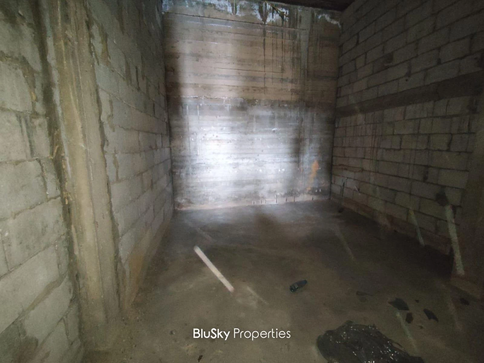 Shop 110m² Mezzanine for Sale in Jounieh — الصورة 4