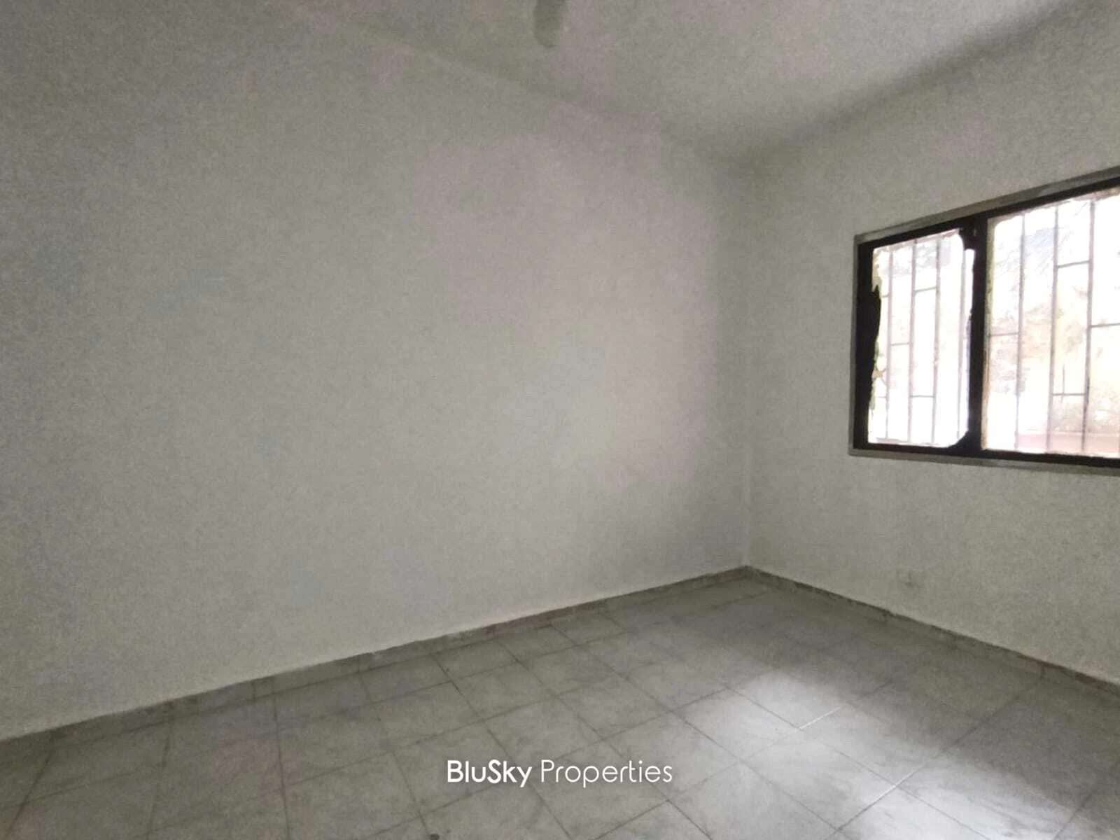 Chalet 60m² for Sale in Jounieh — photo 3