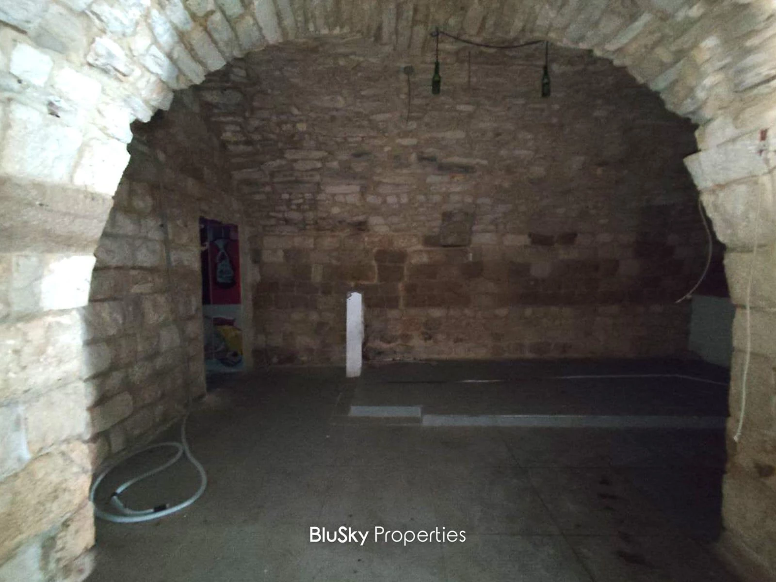 Shop 70m² for Rent in Jounieh — الصورة 2
