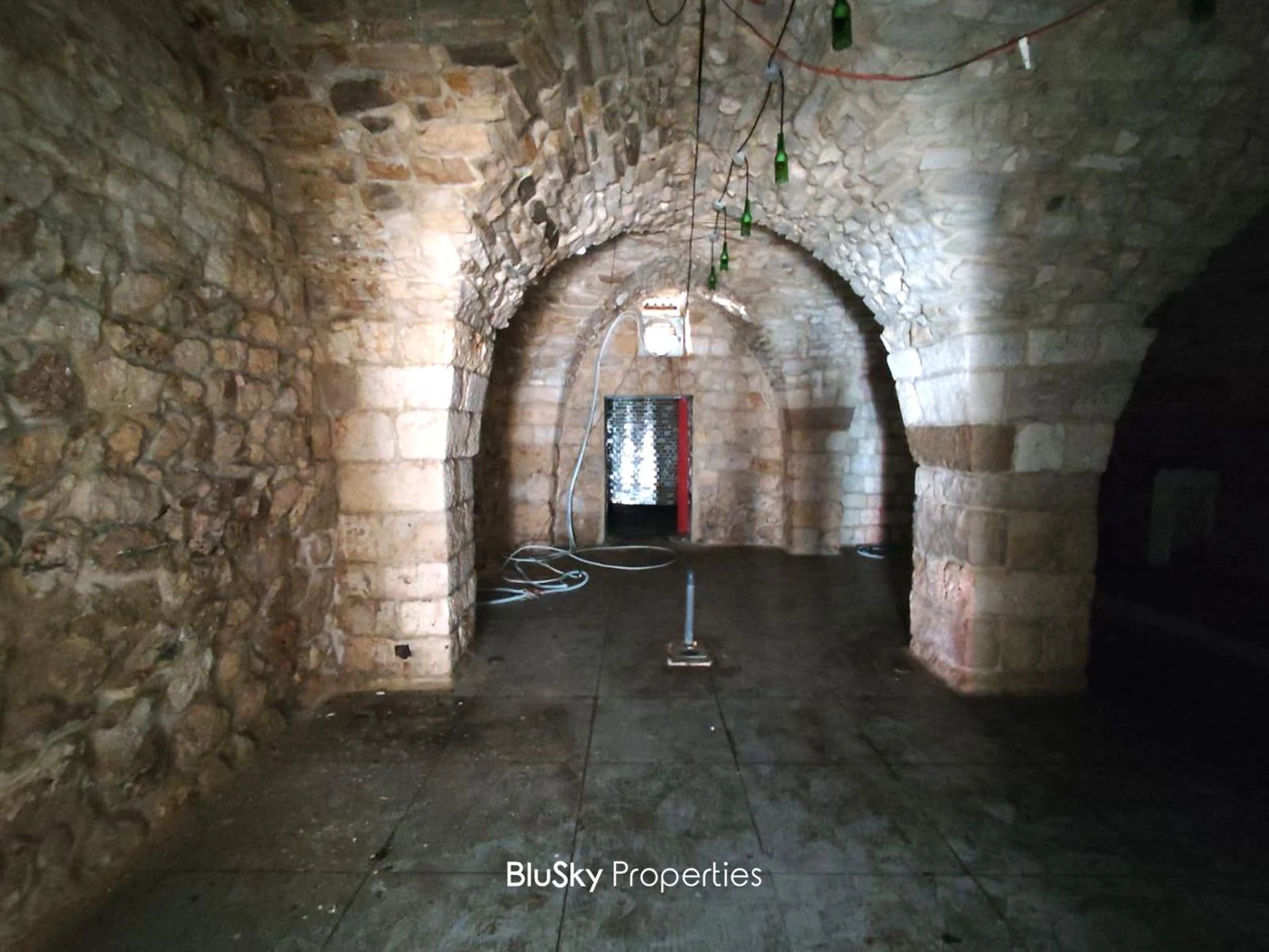 Shop 70m² for Rent in Jounieh — الصورة 4