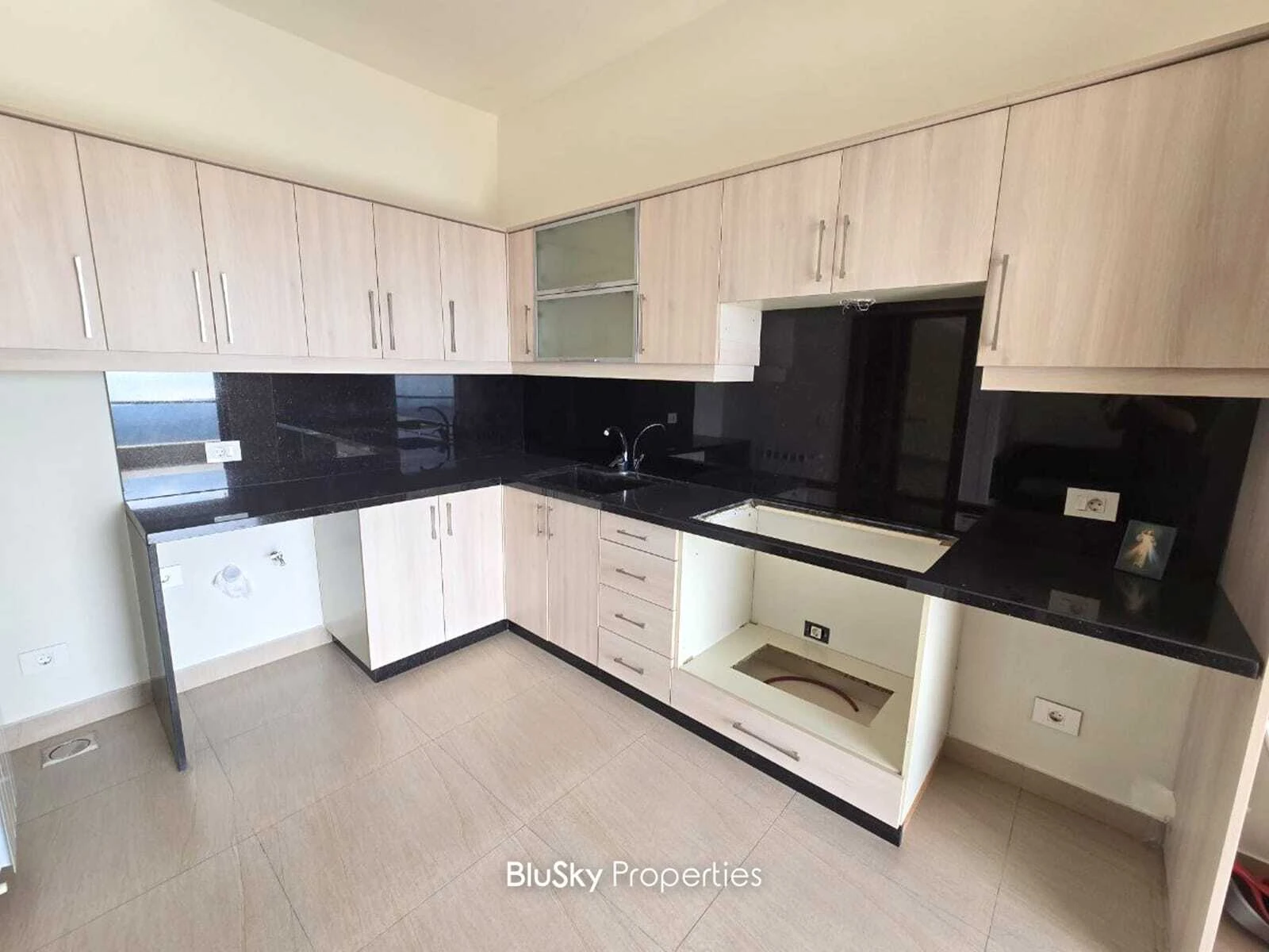 Apartment 140m² Balcony for Sale in Kahale — photo 4
