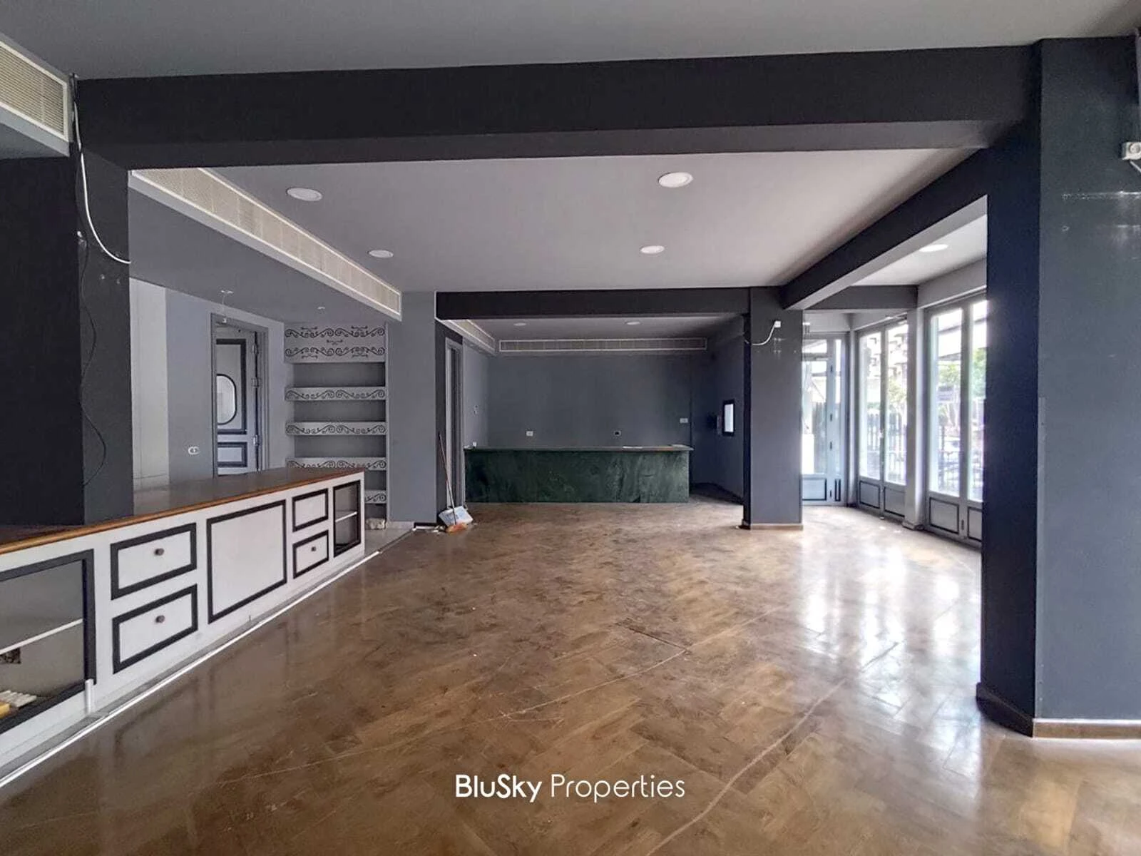 Shop 170m² for Rent in Kaslik — الصورة 2