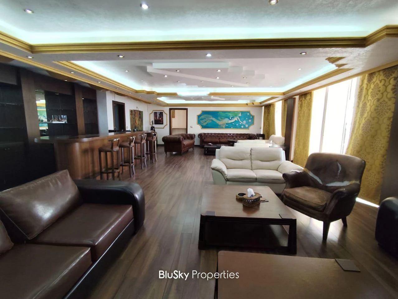 Chalet 250m² Terrace for Sale in Kaslik