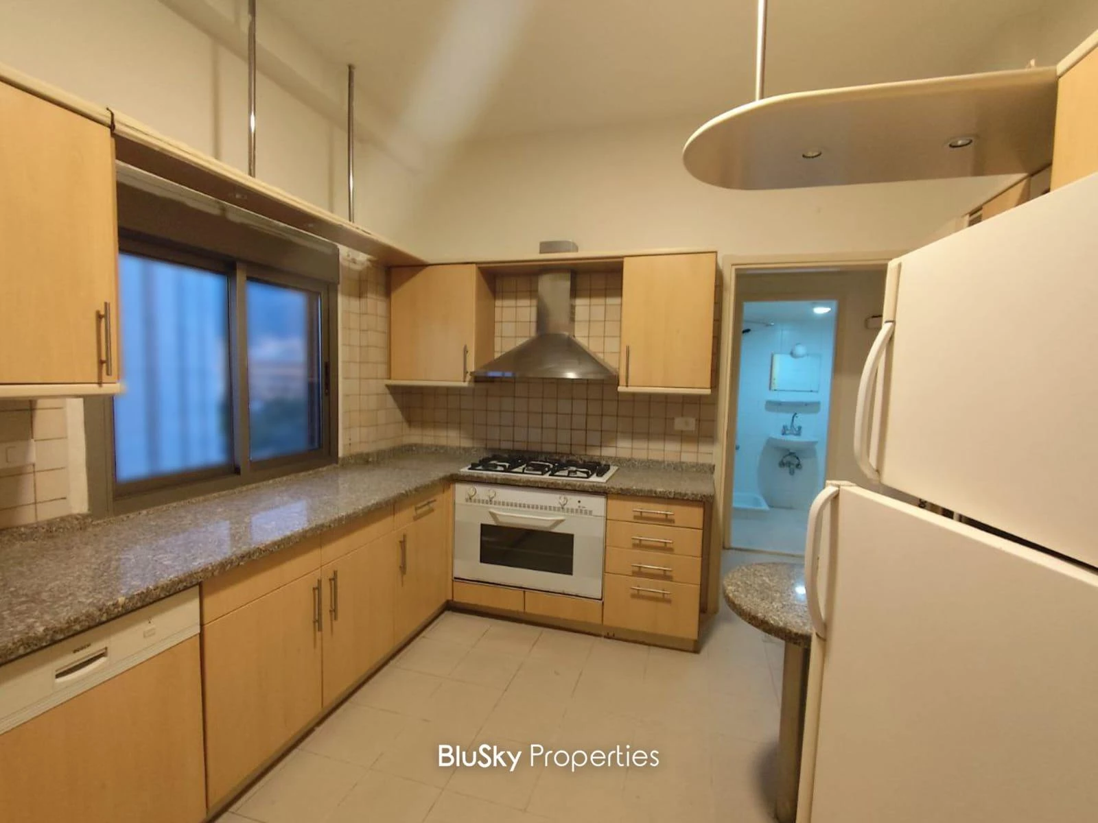 Apartment 270m² Sea View for Rent in Kaslik — الصورة 2