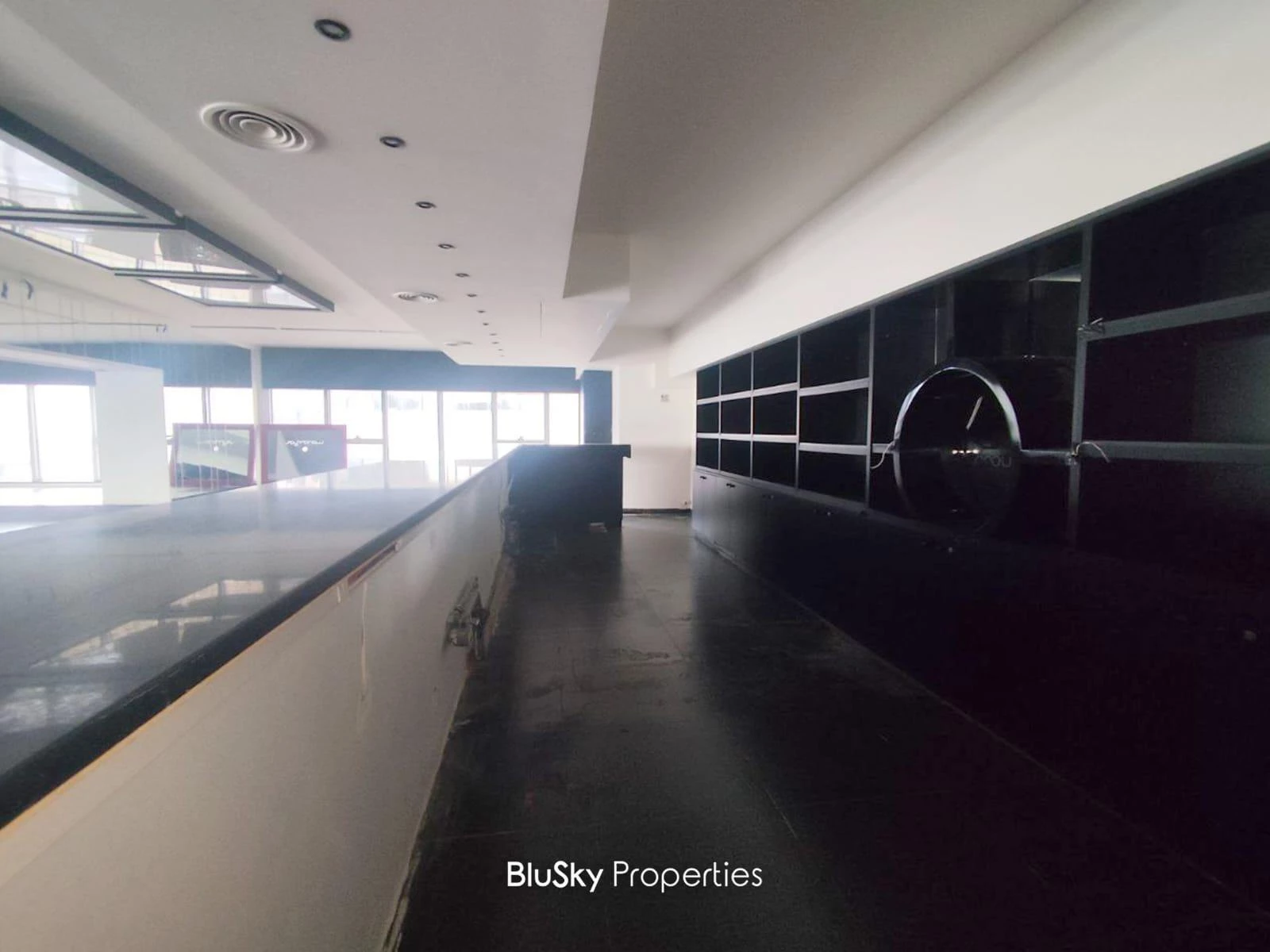 Shop 350m² for Rent in Kaslik — الصورة 5