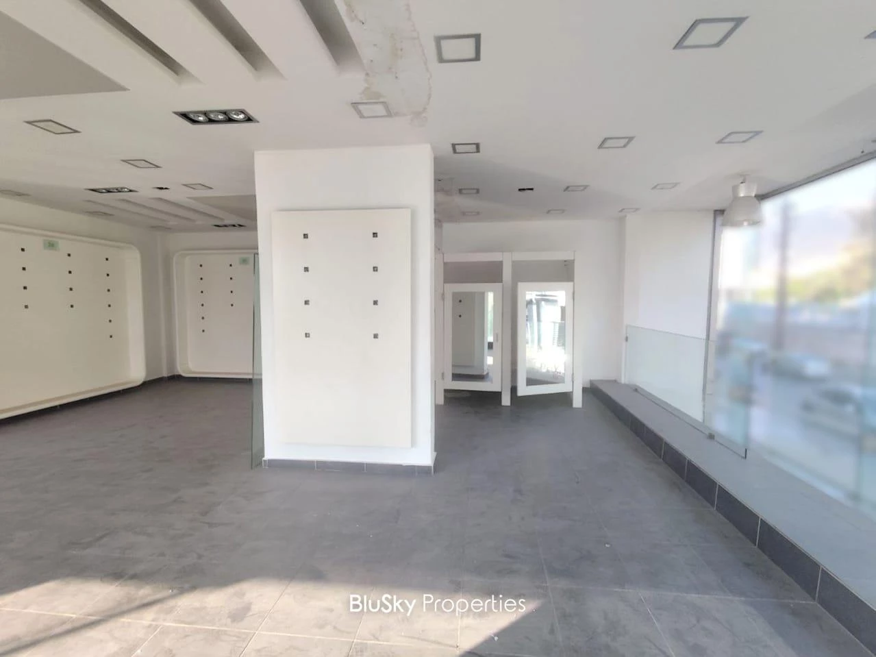 Shop Duplex 400m² for Rent in Kaslik — الصورة 4