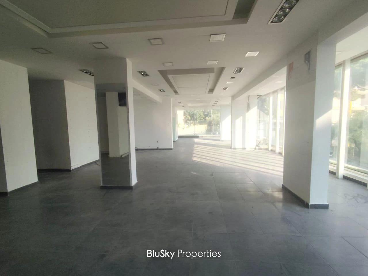 Shop Duplex 400m² for Rent in Kaslik — الصورة 5