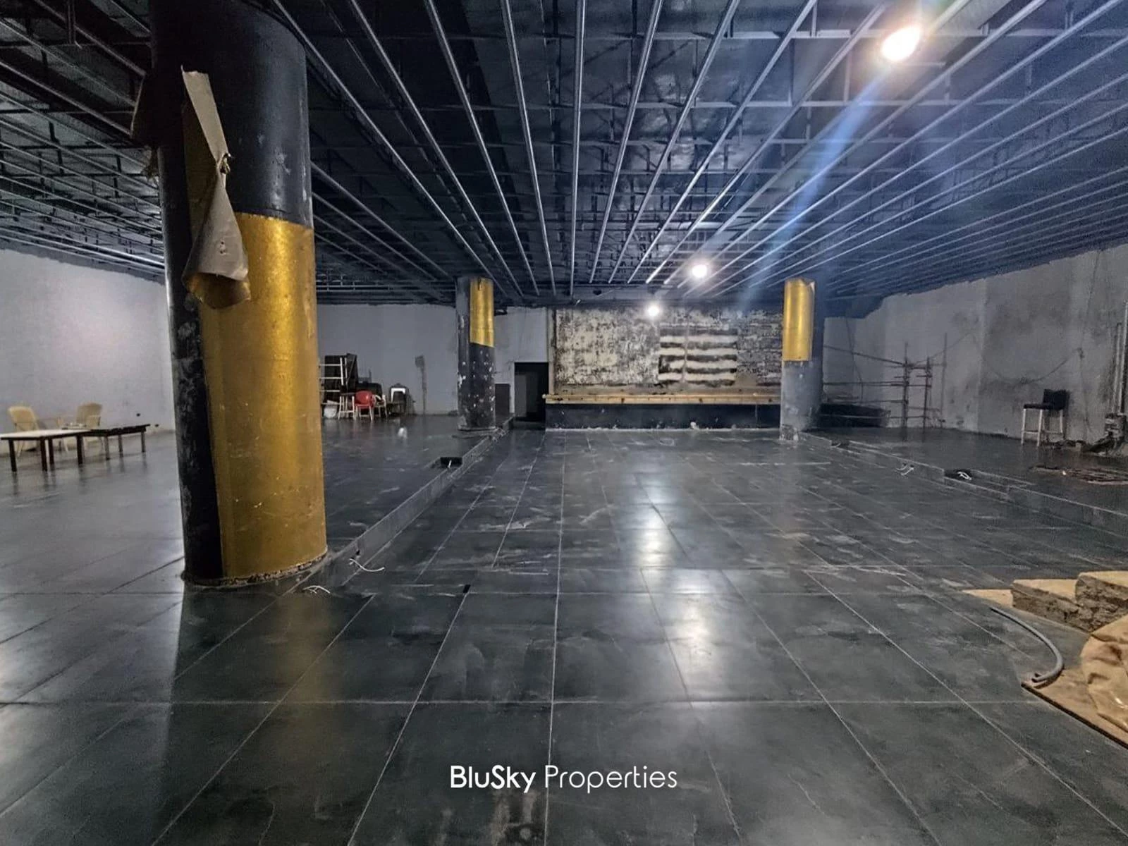 Shop 450m² for Rent in Kaslik