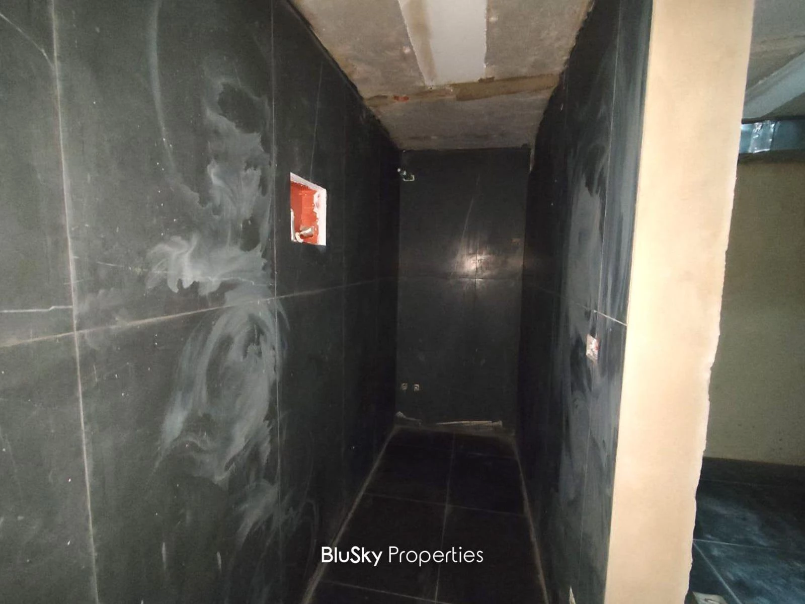 Shop 450m² for Rent in Kaslik — الصورة 4