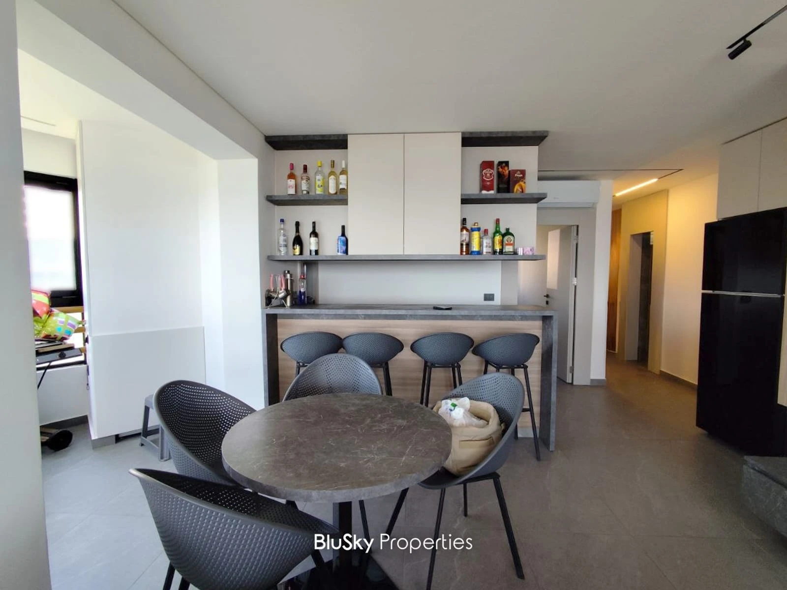Apartment 77m² with Sea View for Sale in Kaslik — الصورة 2