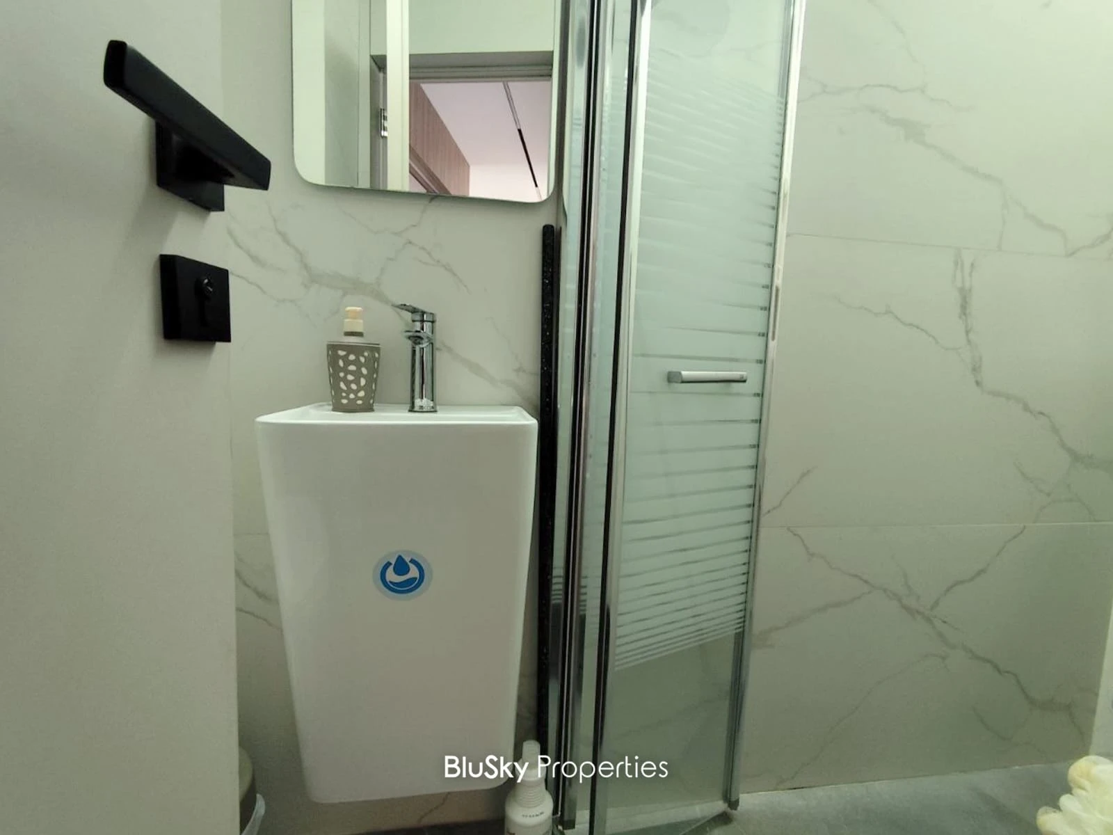 Apartment 77m² with Sea View for Sale in Kaslik — الصورة 4