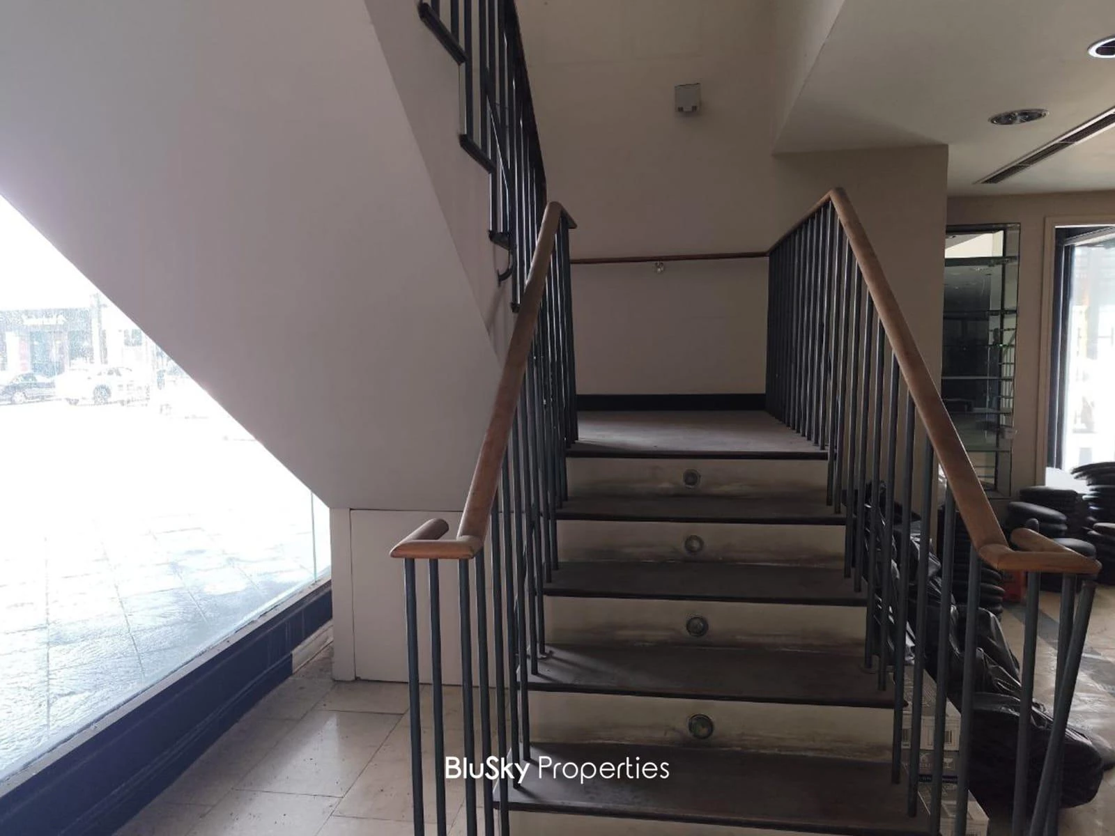 Shop 865m² Terrace for Rent in Kaslik — الصورة 3