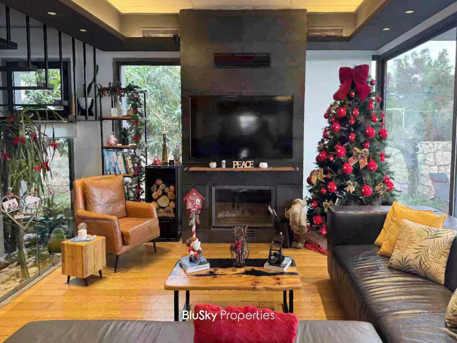 Villa 1,000m² Terrace for Sale in Kfarabida