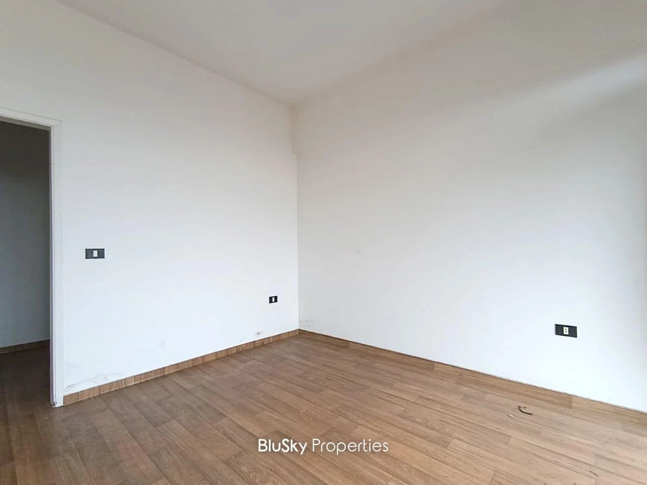 Office 100m² Terrace for Rent in Kfarhbab — الصورة 4