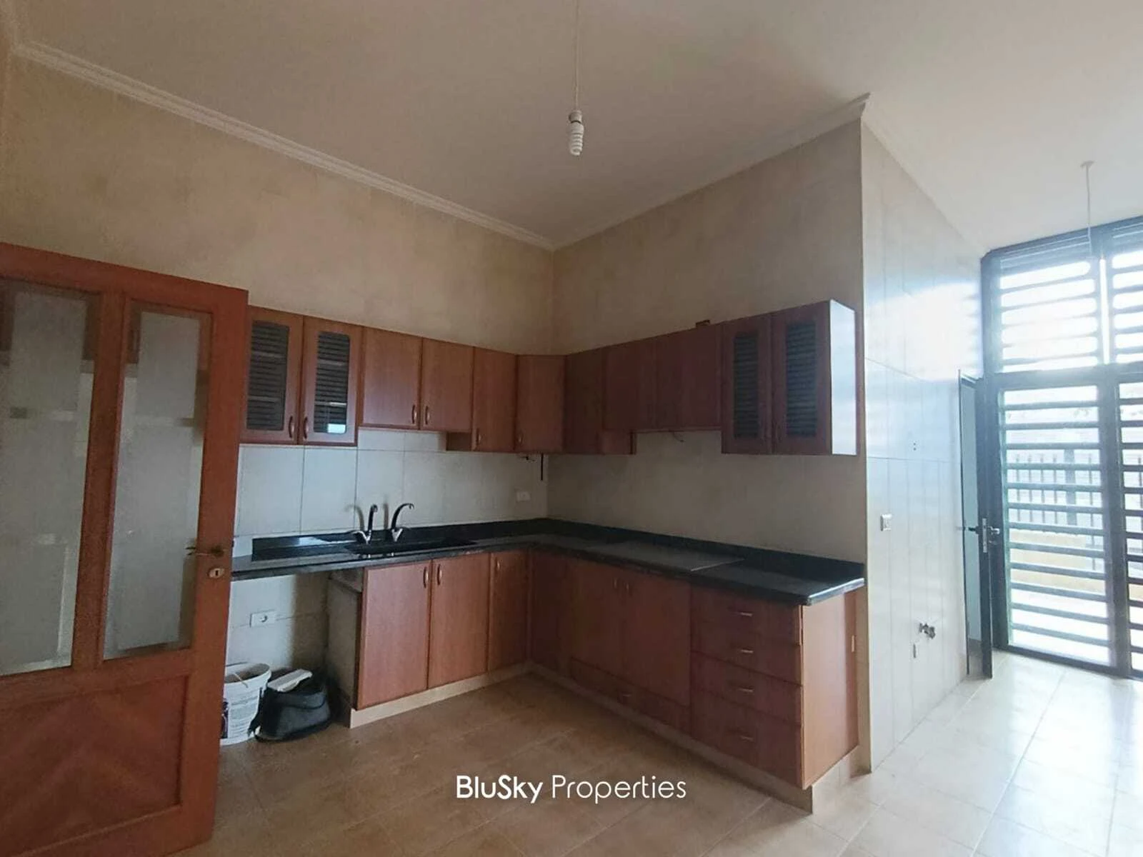 Apartment 155m² Terrace for Sale in Kfaryassine — الصورة 4