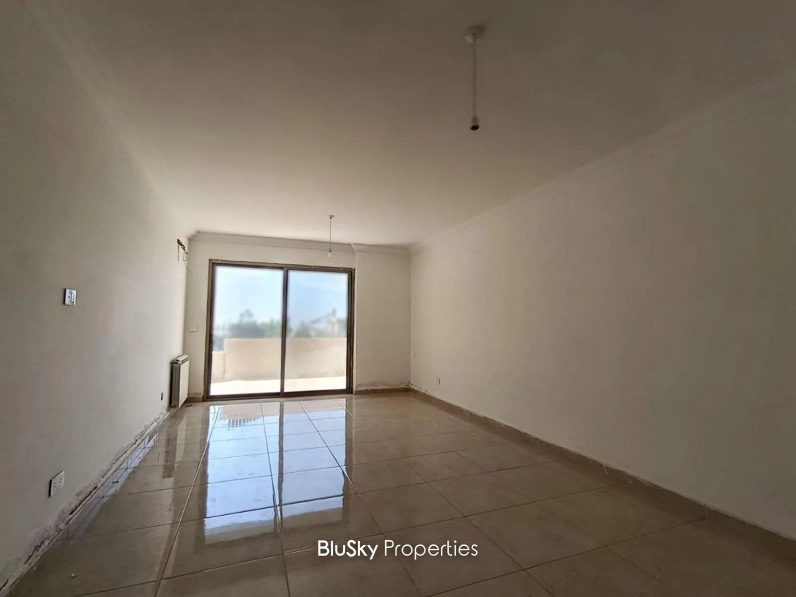 Apartment 200m² Terrace for Rent in Kfarhbab — الصورة 1