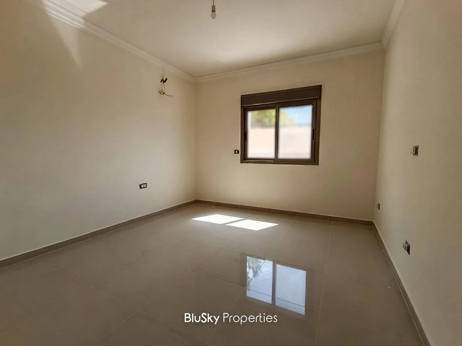 Apartment 200m² Terrace for Sale in Kfarhbab — الصورة 4