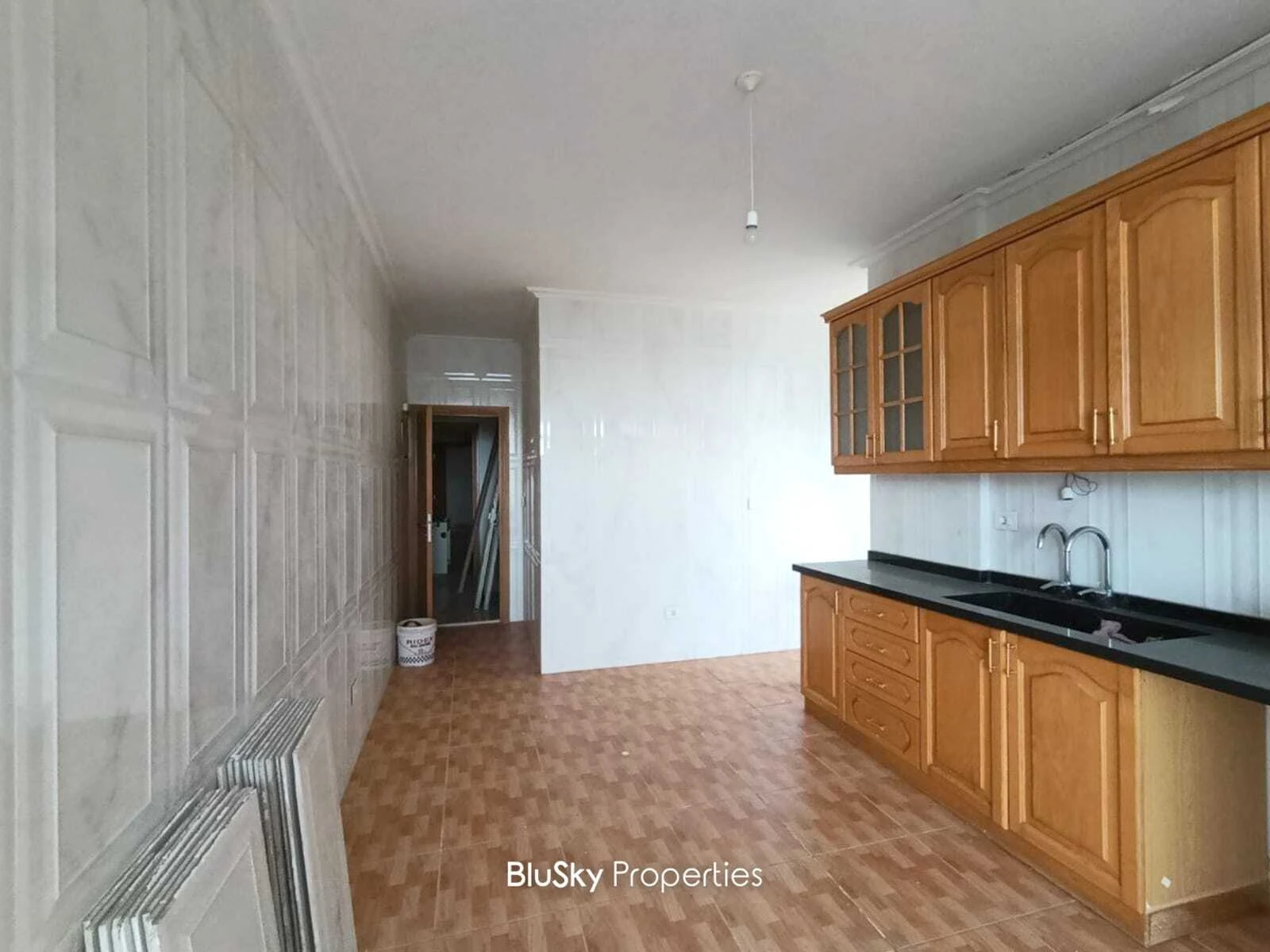 Apartment 220m² with Terrace for Rent in Kfarhbab — الصورة 4