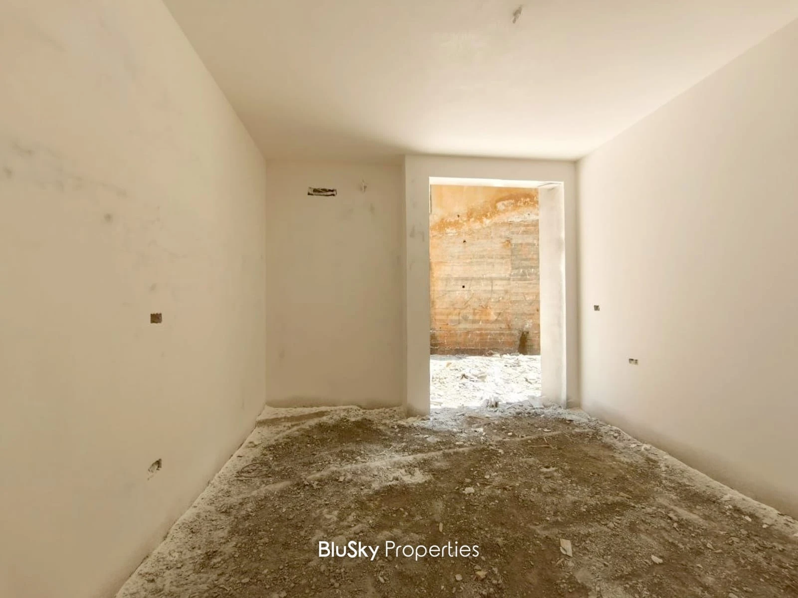 Apartment 220m² with Terrace for Sale in Kfarhbab — photo 2
