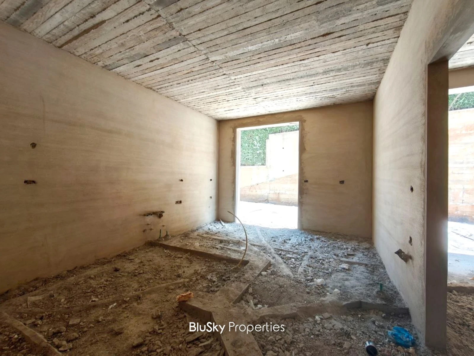 Apartment 220m² with Terrace for Sale in Kfarhbab — photo 3