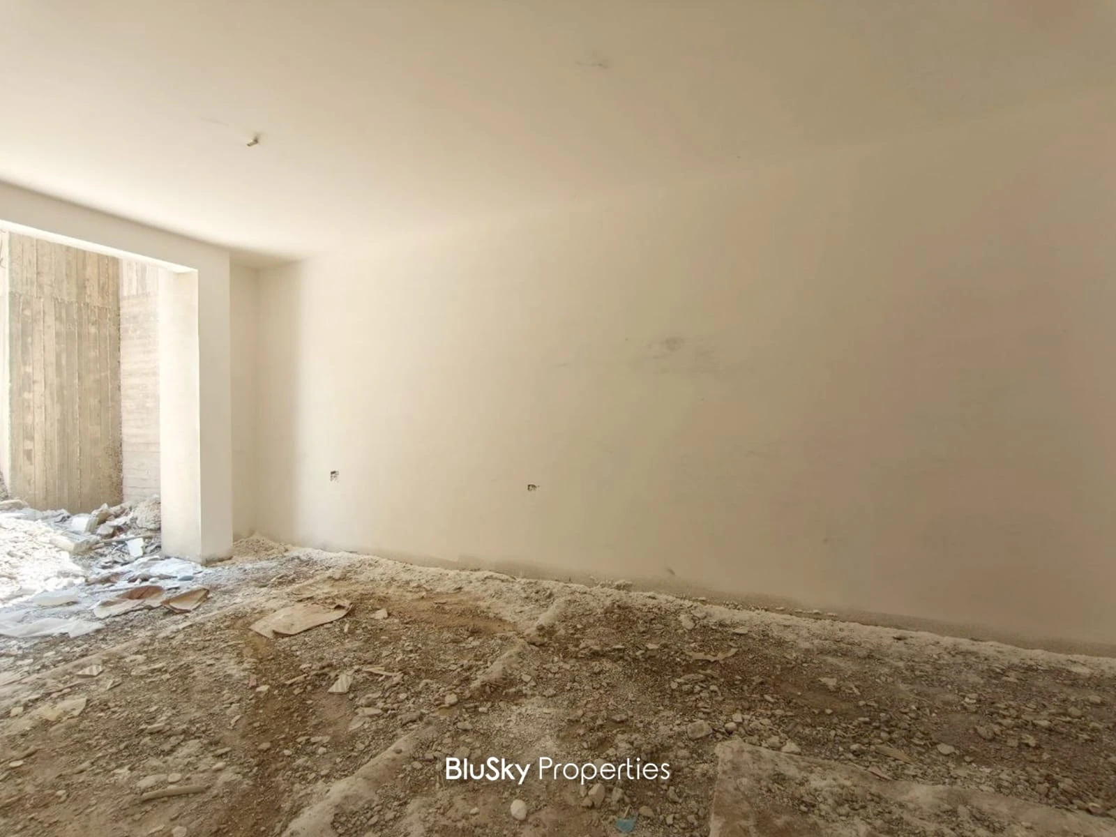 Apartment 220m² with Terrace for Sale in Kfarhbab — photo 4