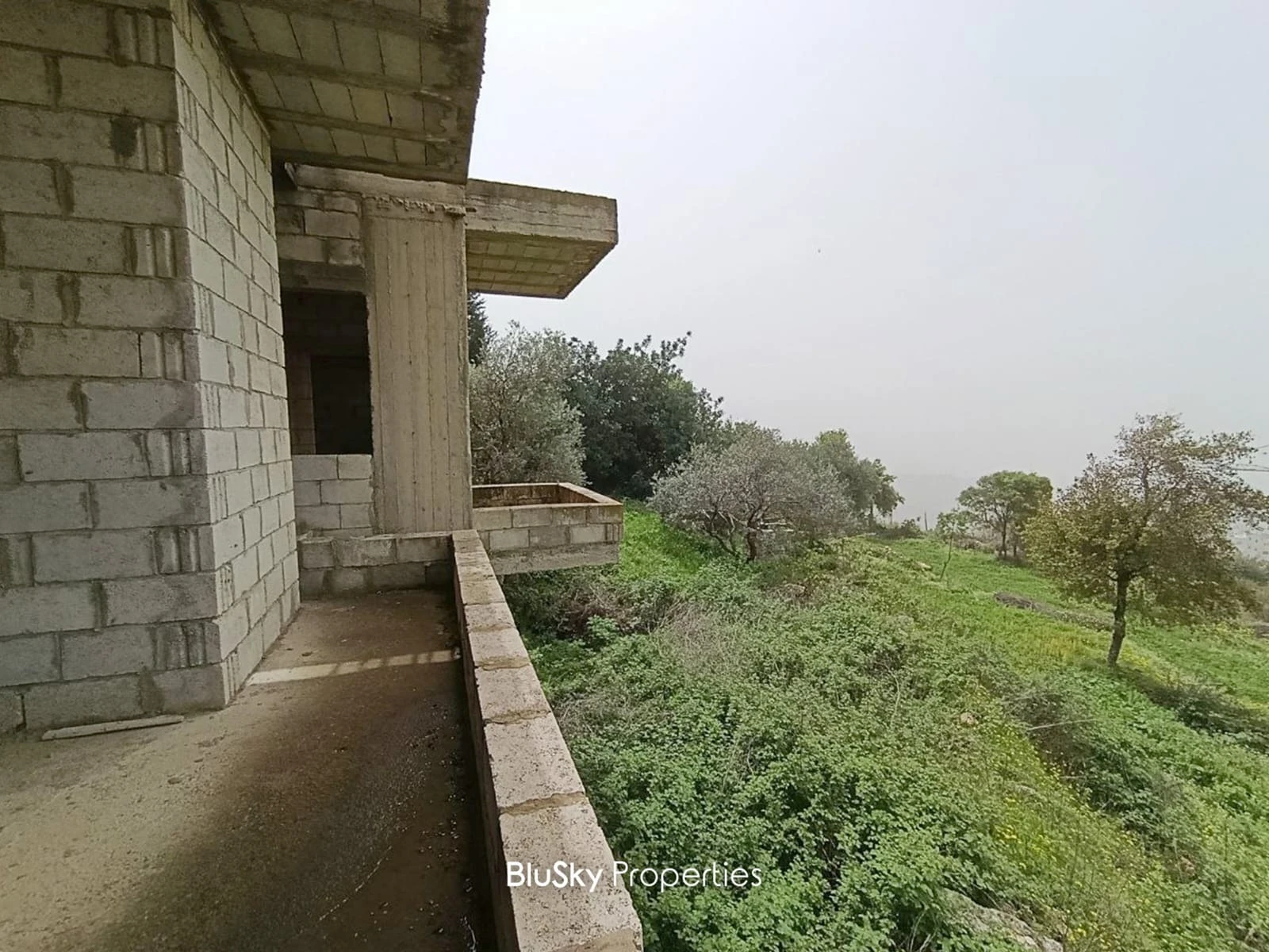 Stand Alone House 230m² with Land for Sale in Kfarmashoun — الصورة 2