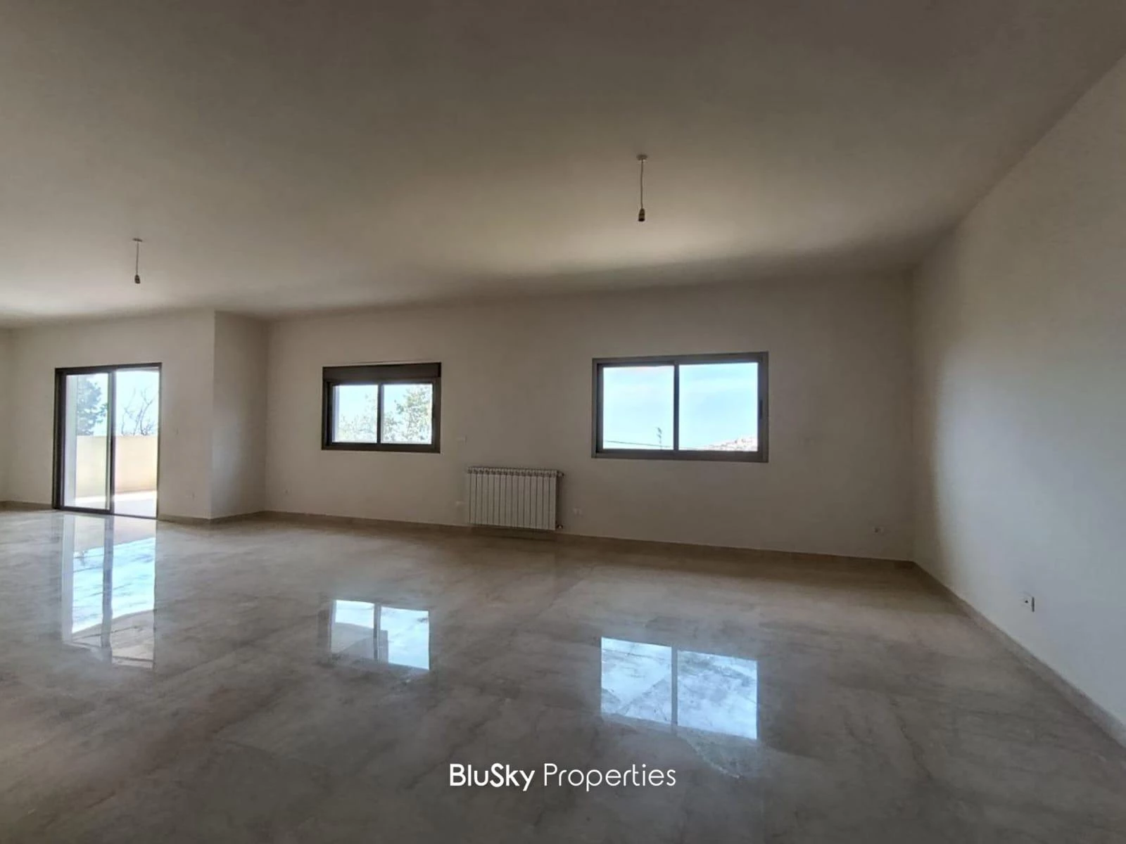 Apartment 234m² Terrace for Sale in Kfarhbab