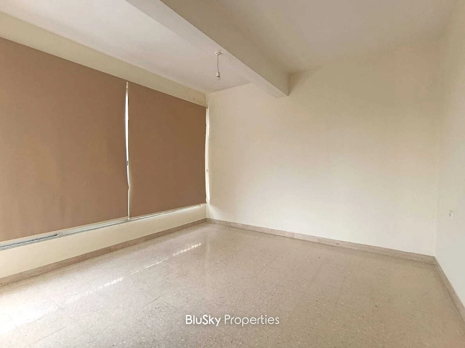 Apartment 240m² Sea View for Rent in Kfarhbab — photo 3