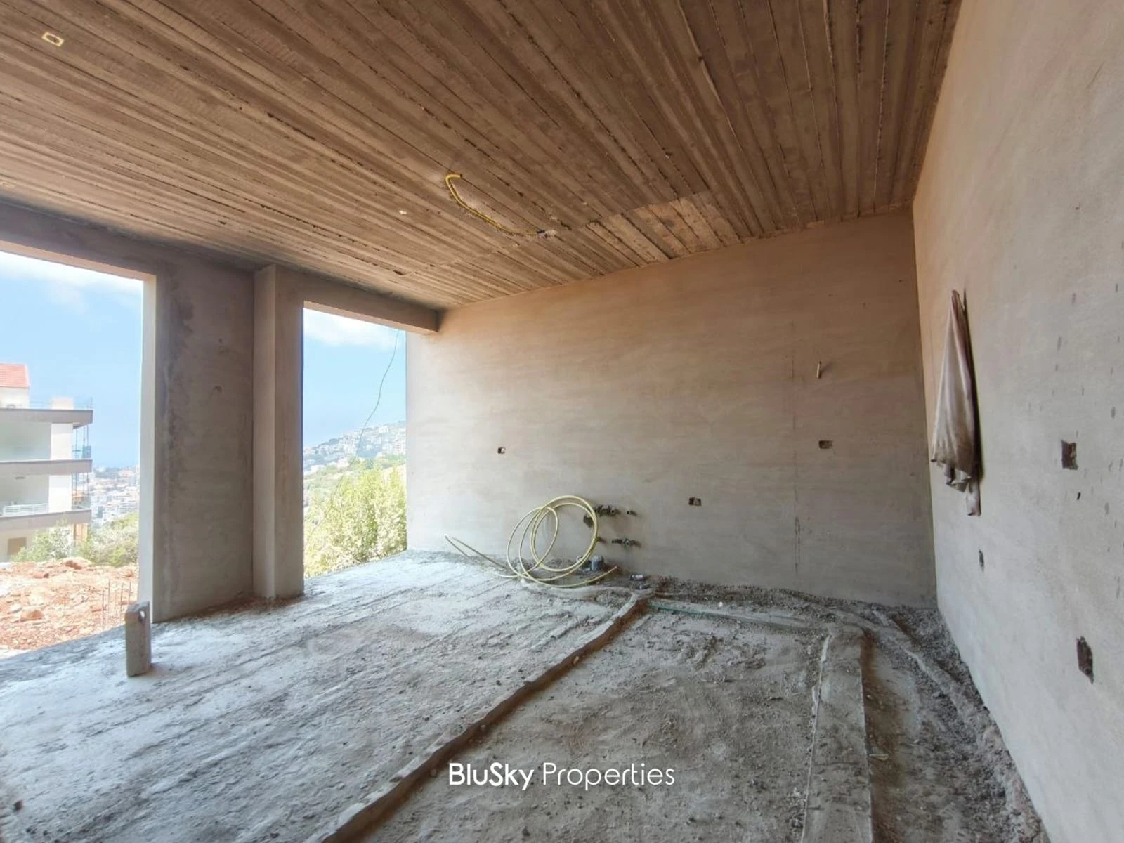 Apartment 240m² with Terrace for Sale in Kfarhbab — photo 4