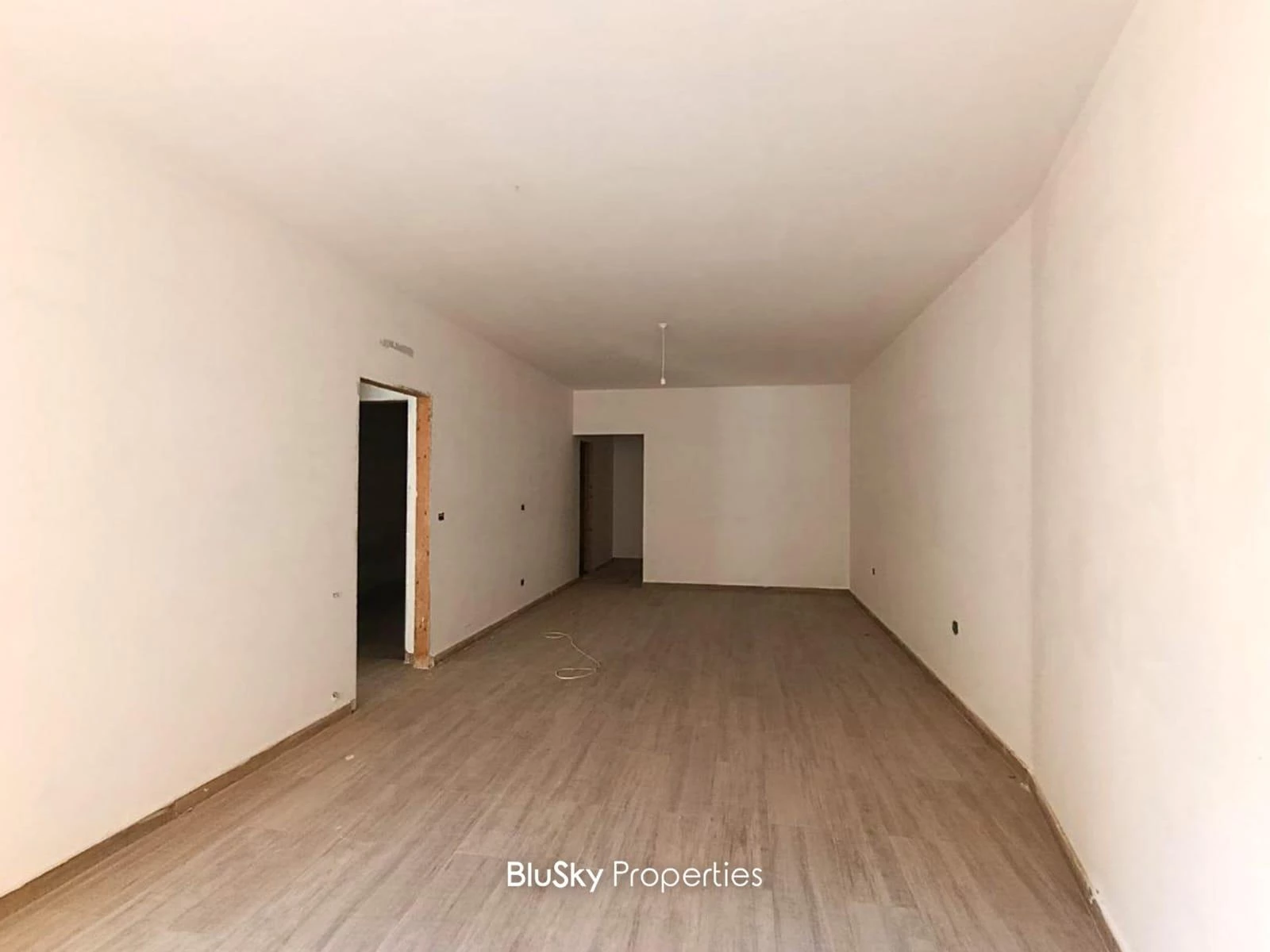 Apartment 242m² Terrace for Sale in Kfarhbab — photo 3