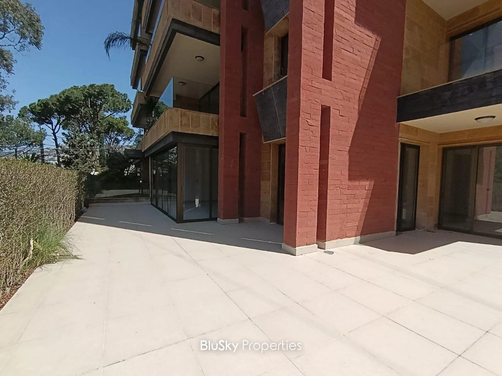 Apartment 242m² Terrace for Sale in Kfarhbab — photo 4