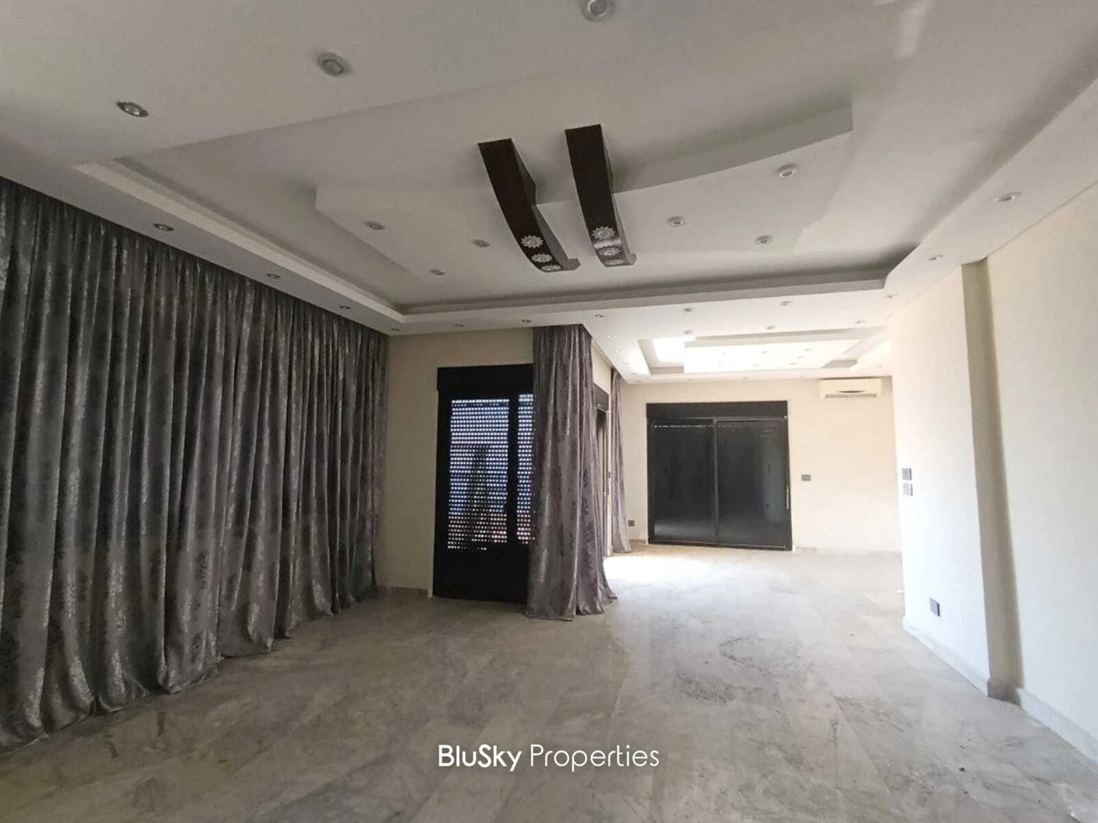 Apartment 260m² Sea View for Sale in Kfarhbab