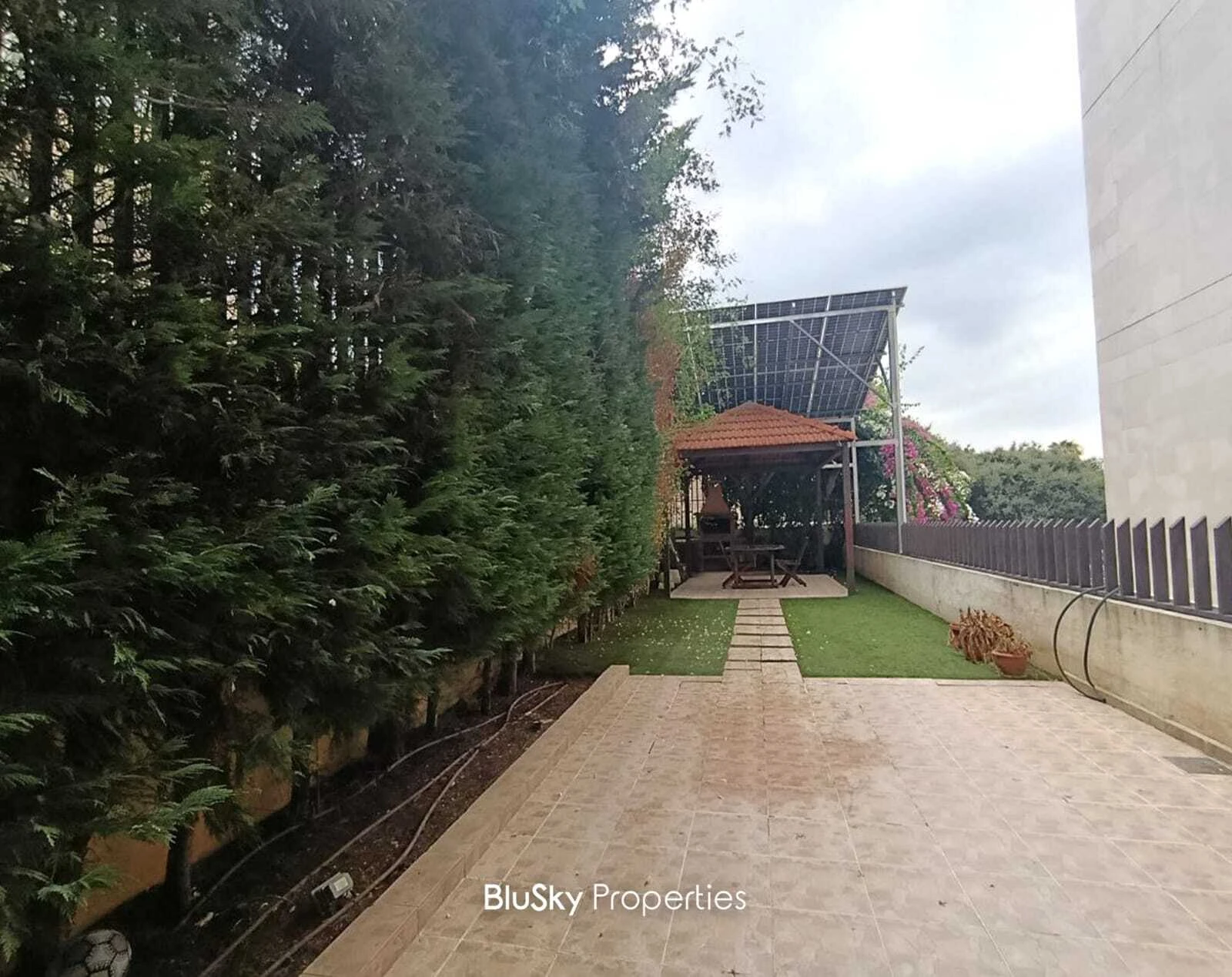 Apartment 280m² Terrace for Sale in Kfarhbab — الصورة 2
