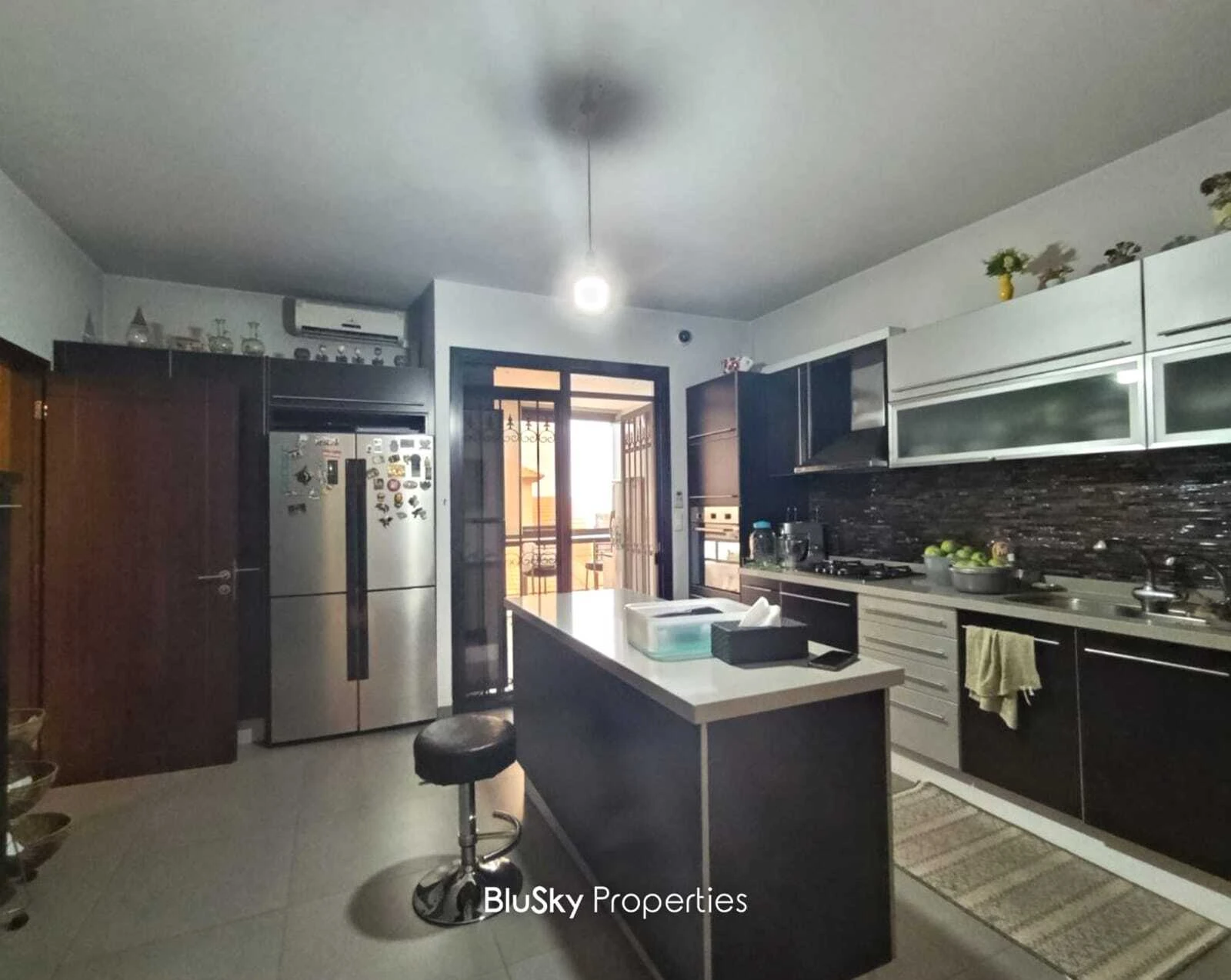 Apartment 280m² Terrace for Sale in Kfarhbab — الصورة 4