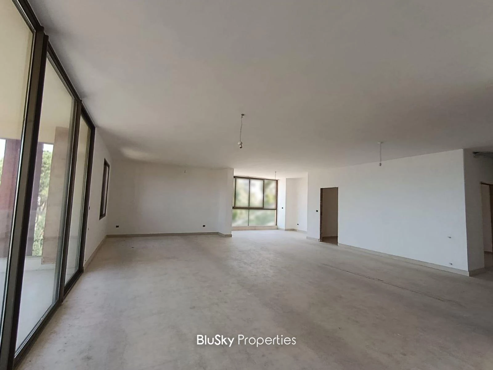 Duplex 345m² Terrace for Sale in Kfarhbab