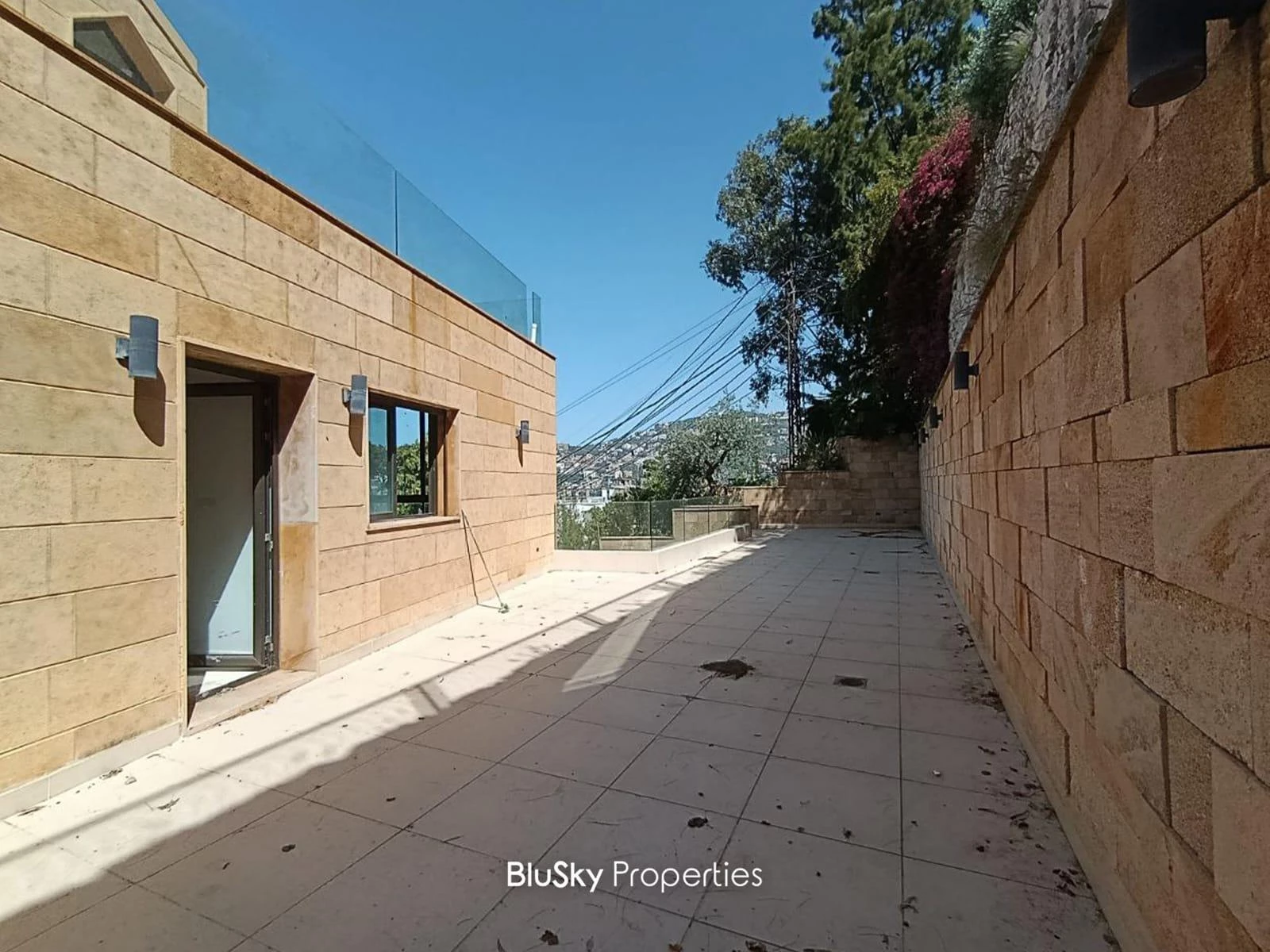 Duplex 345m² Terrace for Sale in Kfarhbab — photo 2