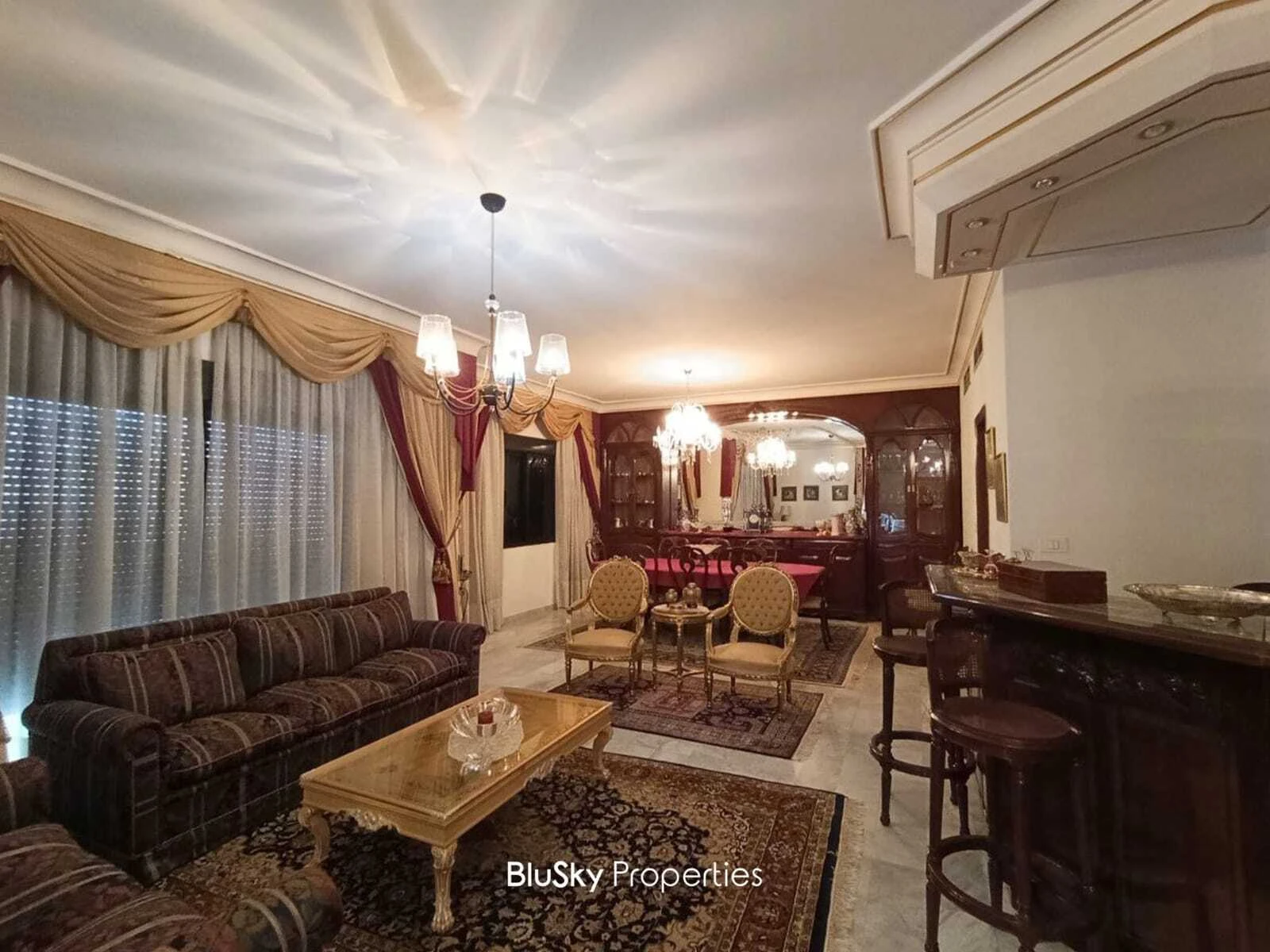 Apartment 350m² with Terrace for Sale in Kfarhbab