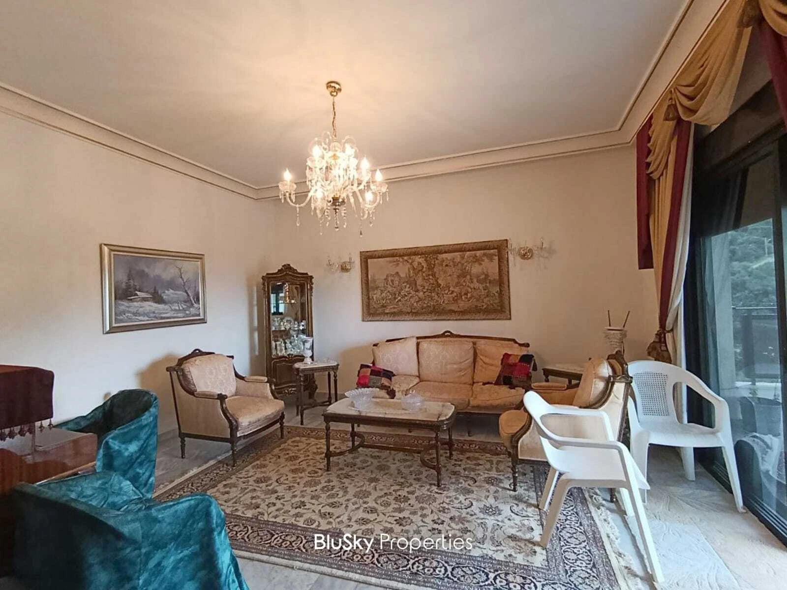 Apartment 350m² with Terrace for Sale in Kfarhbab — photo 4