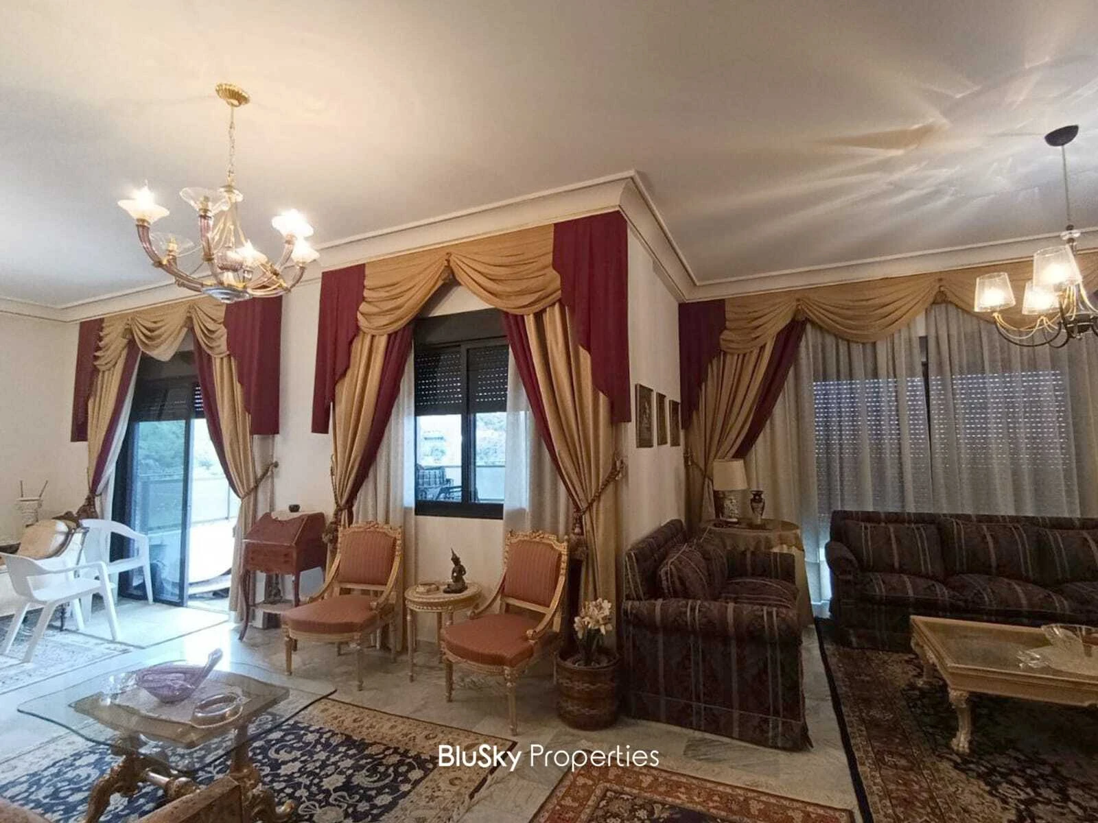 Apartment 350m² with Terrace for Sale in Kfarhbab — photo 5