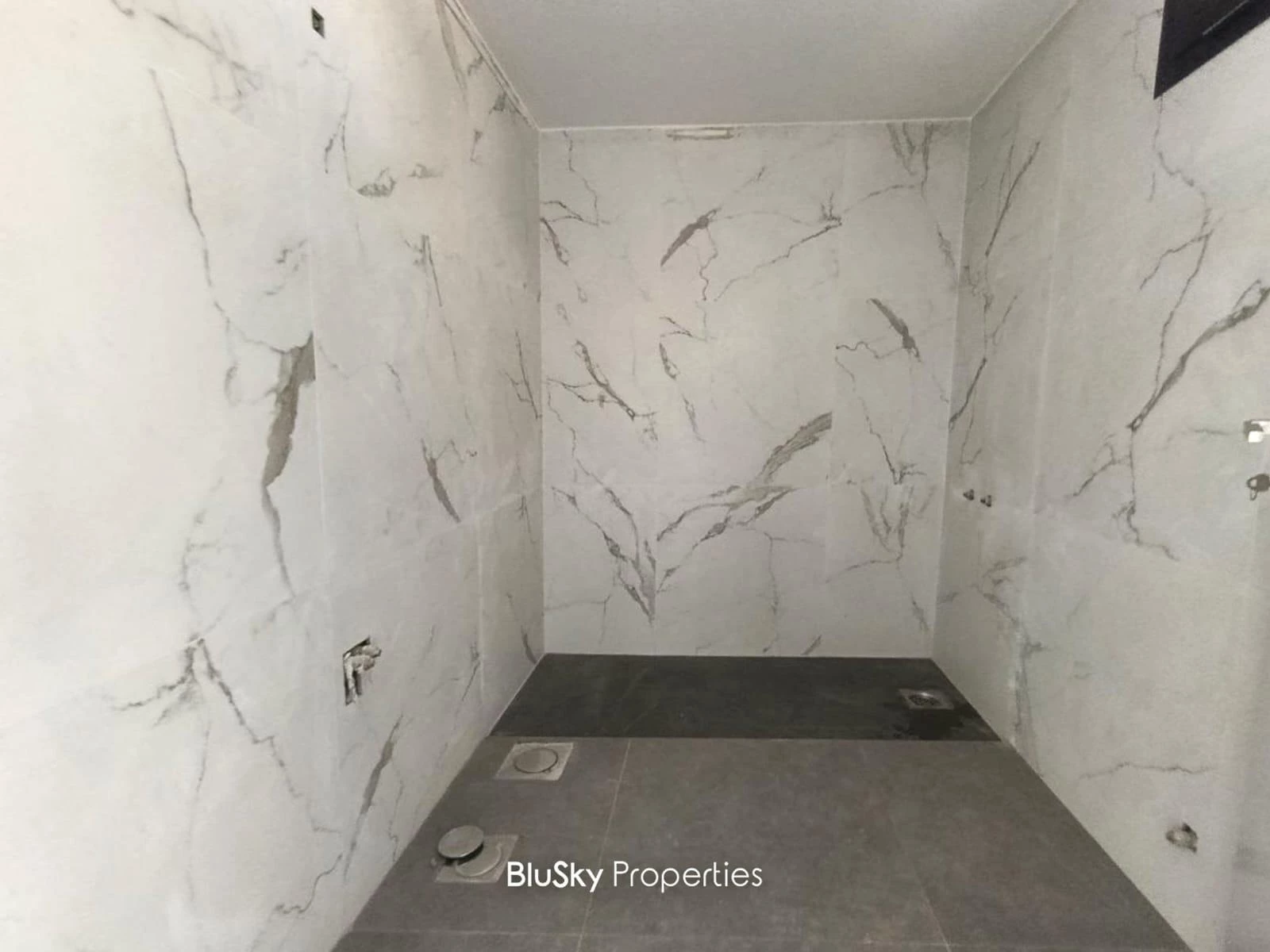 Apartment 400m² Garden for Sale in Kfarhbab — الصورة 5