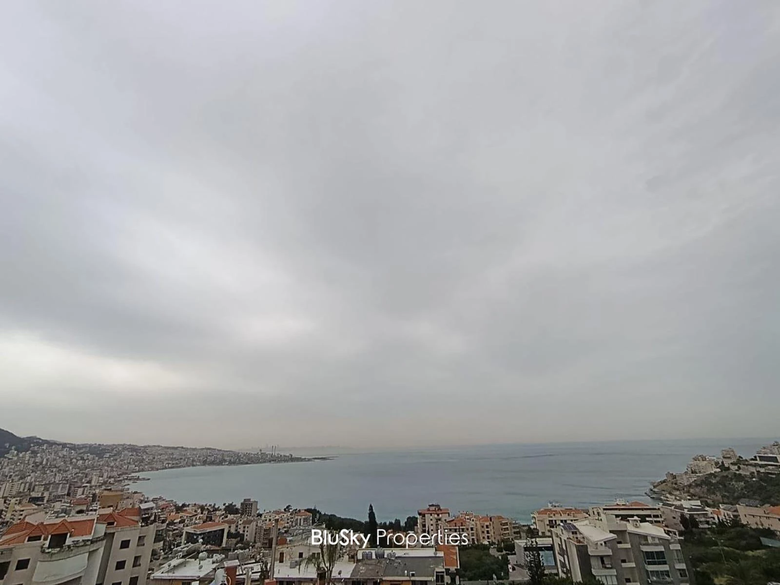 Duplex 425m² Sea View for Sale in Kfarhbab — photo 2
