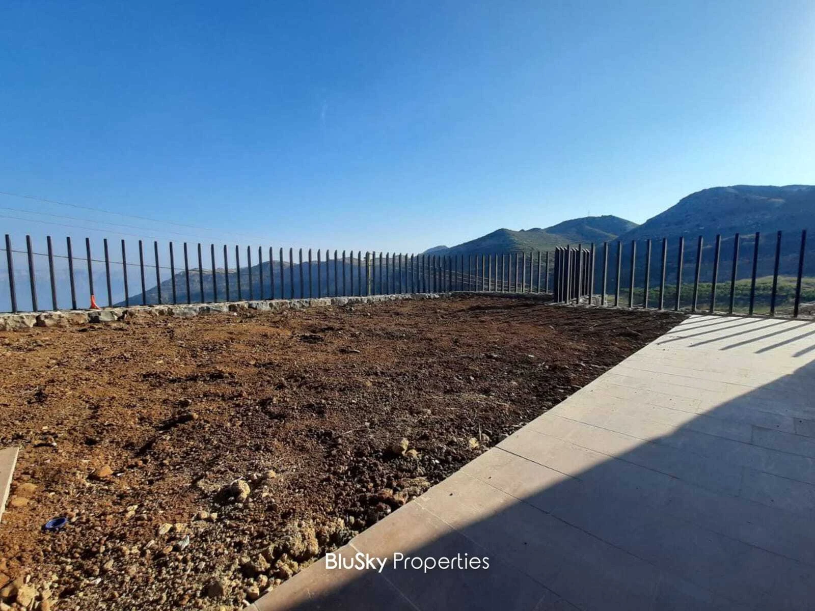 Villa 200m² Garden for Sale in Laklouk — الصورة 2
