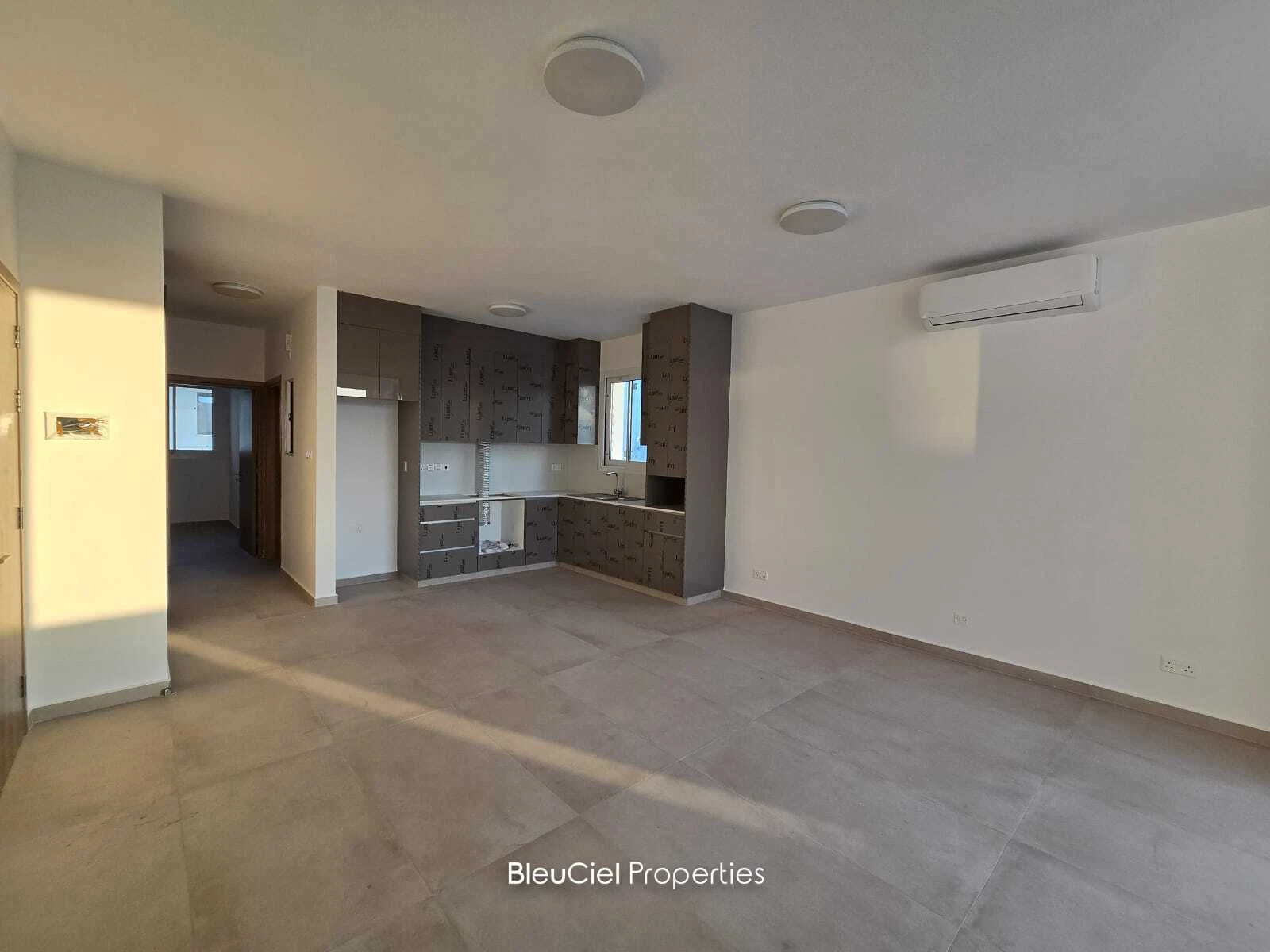 Apartment 100m² Terrace for Sale in Larnaca — الصورة 5
