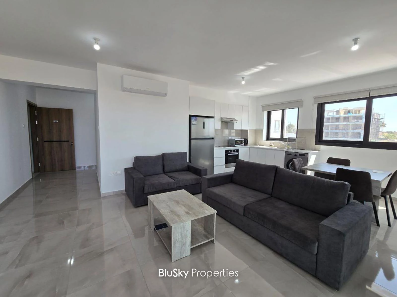 Apartment 112m² Balcony for Rent in Larnaca — الصورة 3