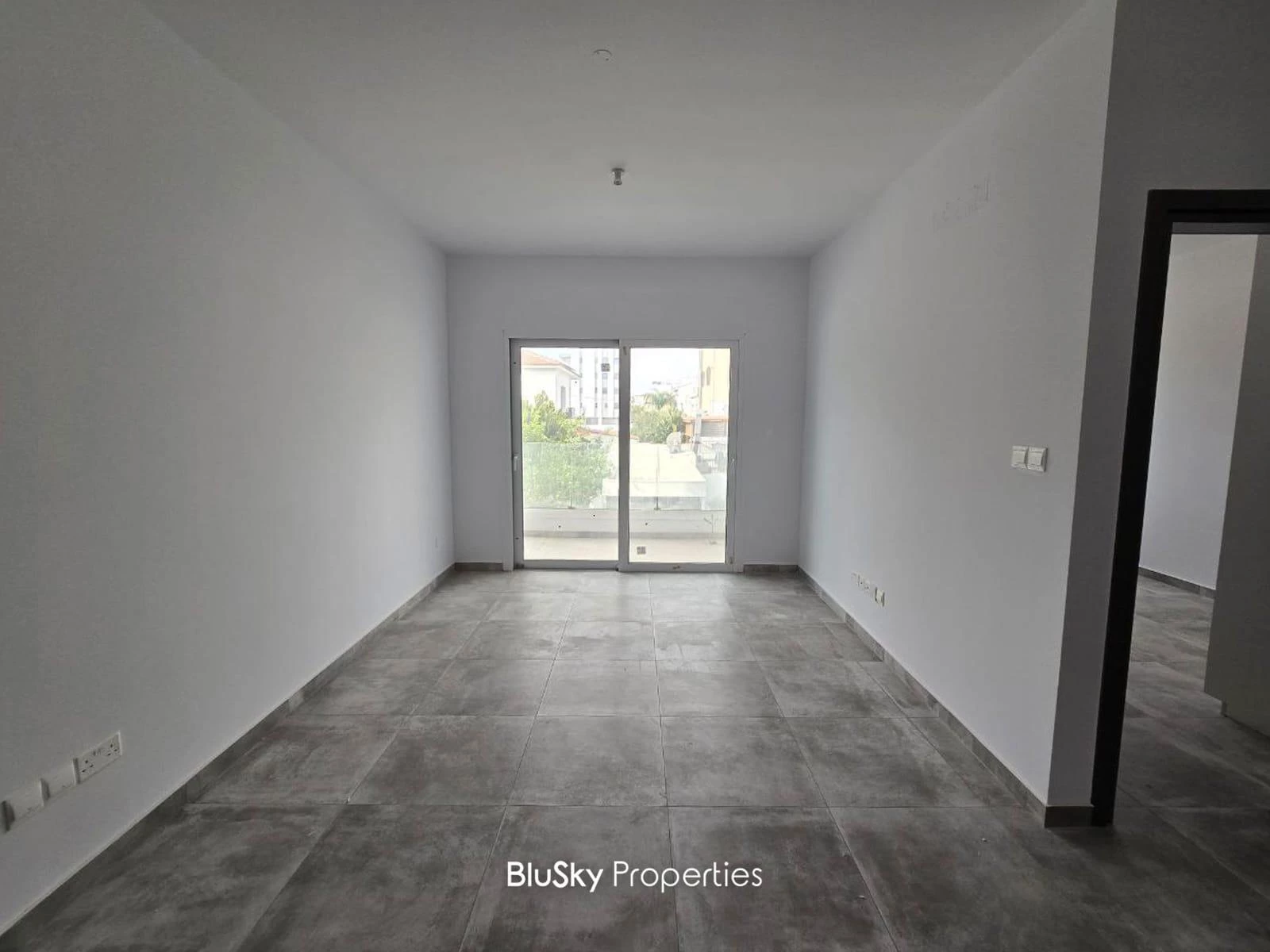 Apartment 60m² for Sale in Larnaca — الصورة 3