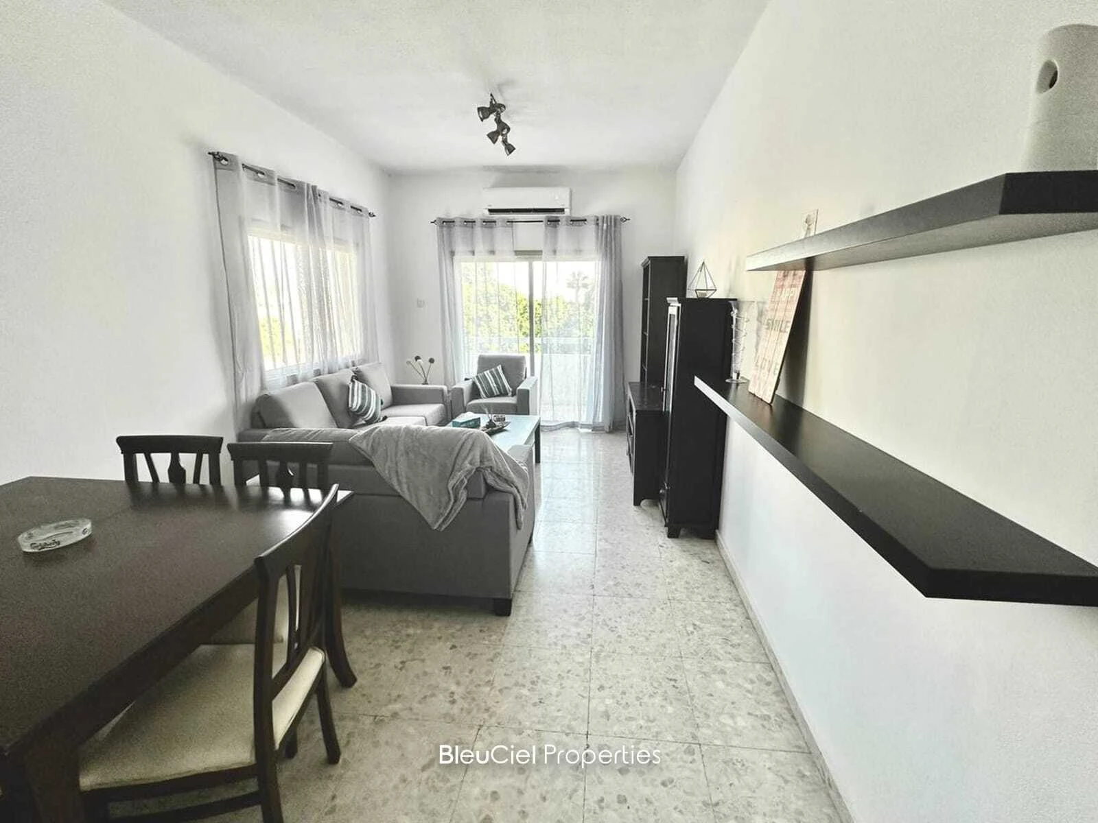 Apartment 93m² Veranda for Sale in Larnaca — photo 3