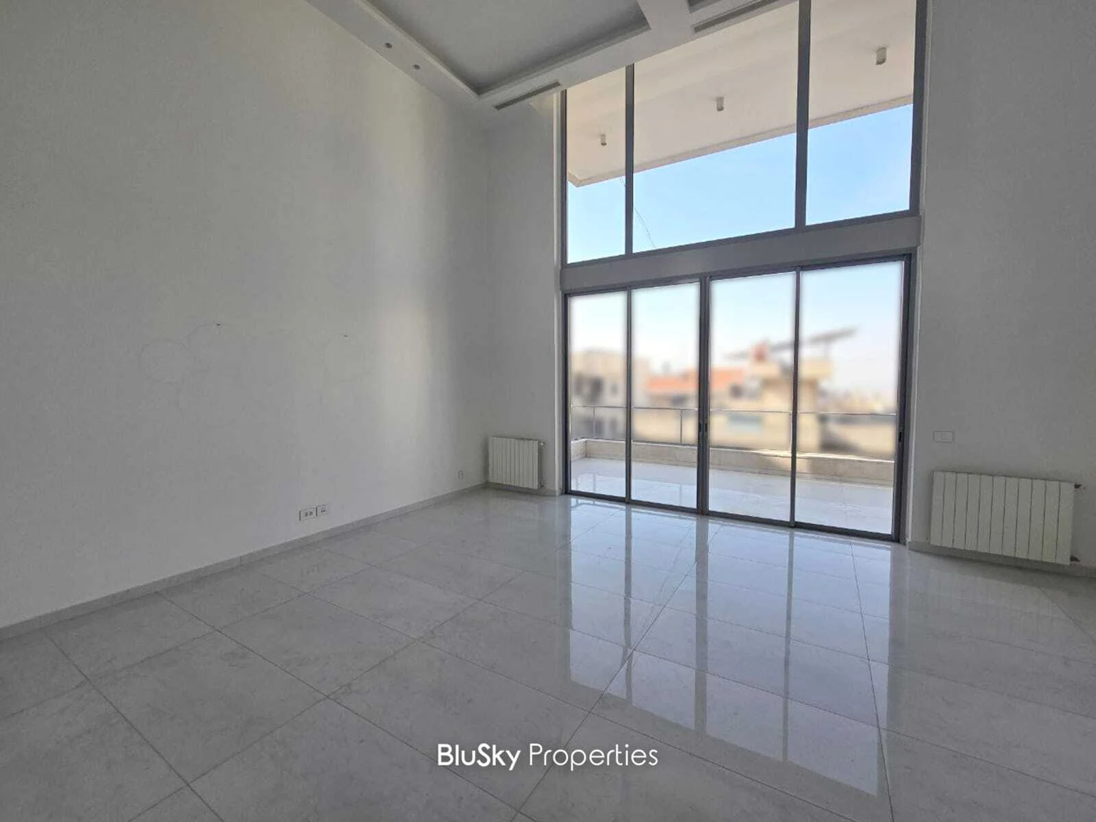 Duplex 240m² City View for Rent in Louaizeh