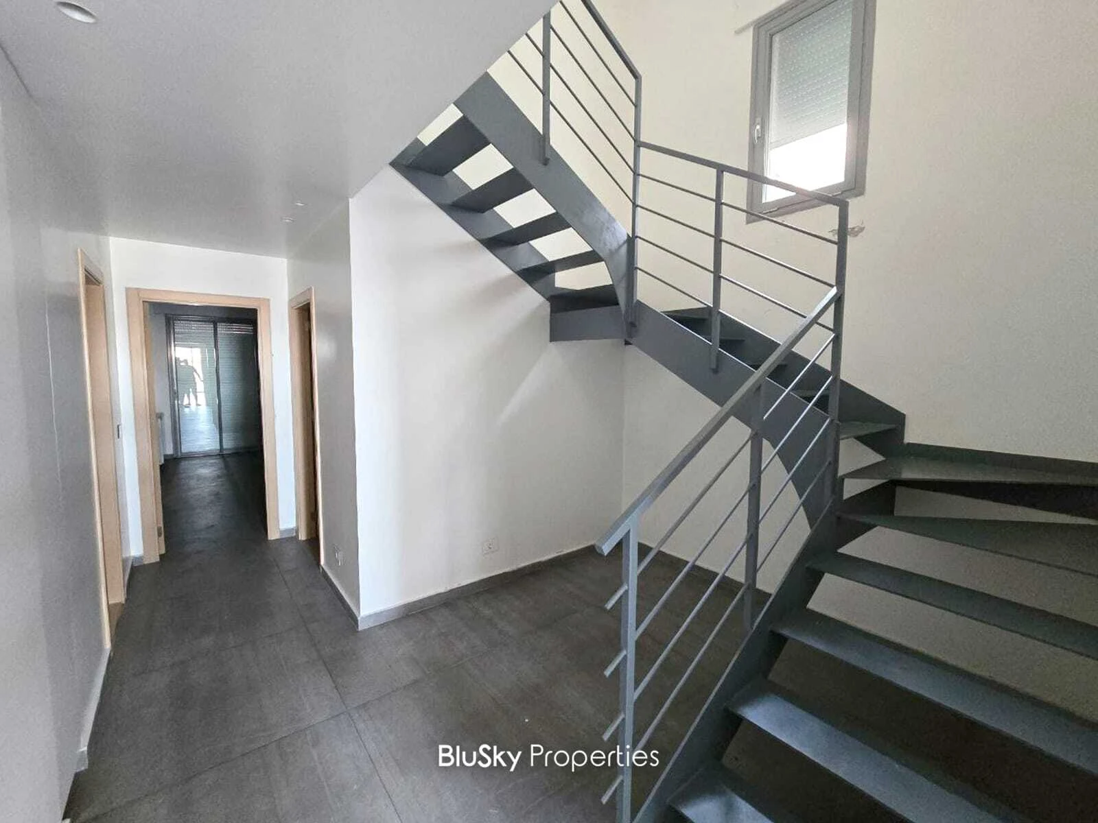 Duplex 240m² City View for Rent in Louaizeh — photo 3