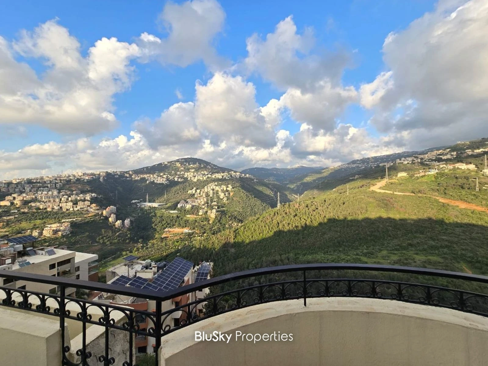 Duplex 240m² with Mountain View for Sale in Louaizeh — photo 2